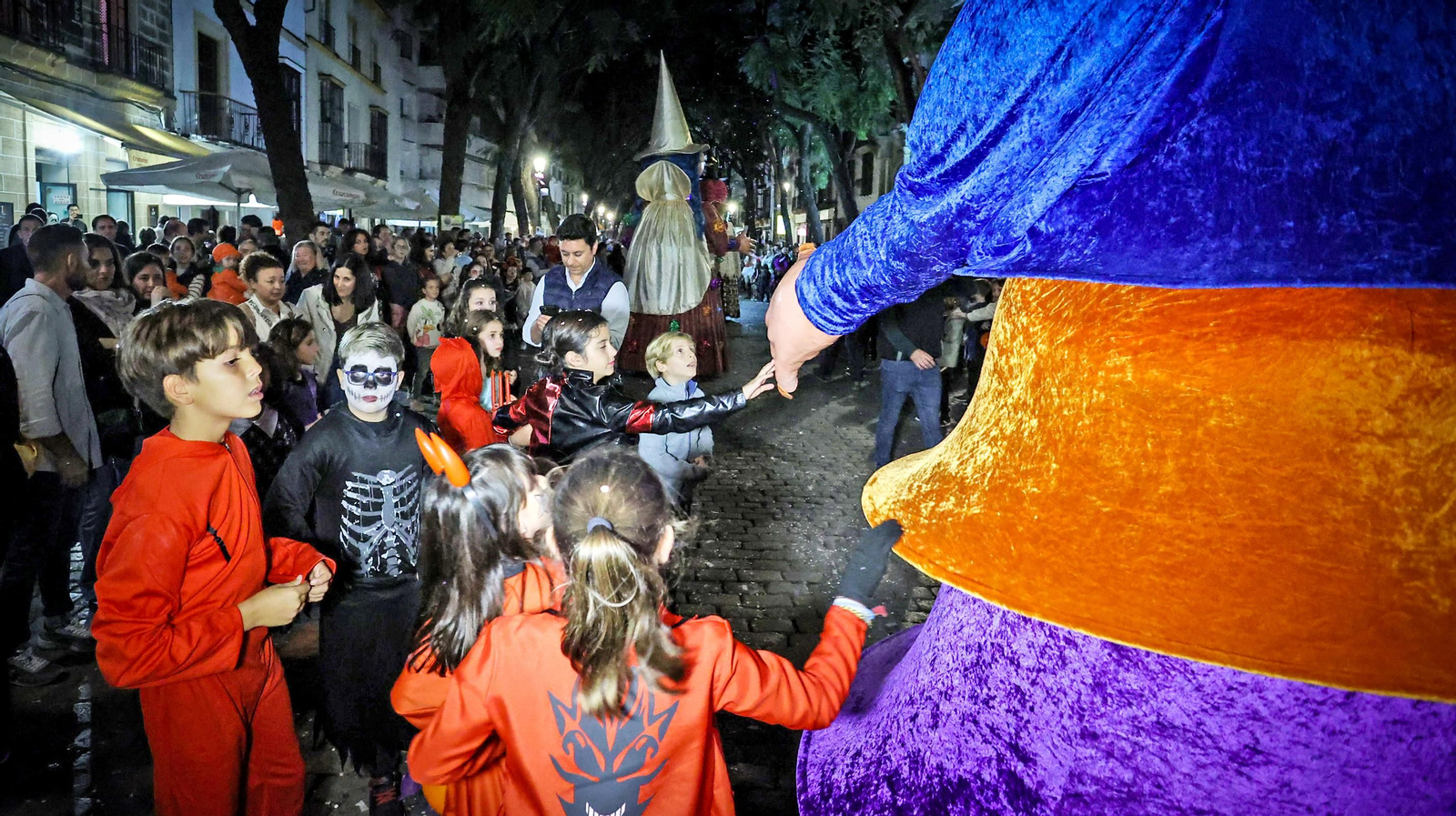 Búscate en la cabalgata de Halloween de Jerez