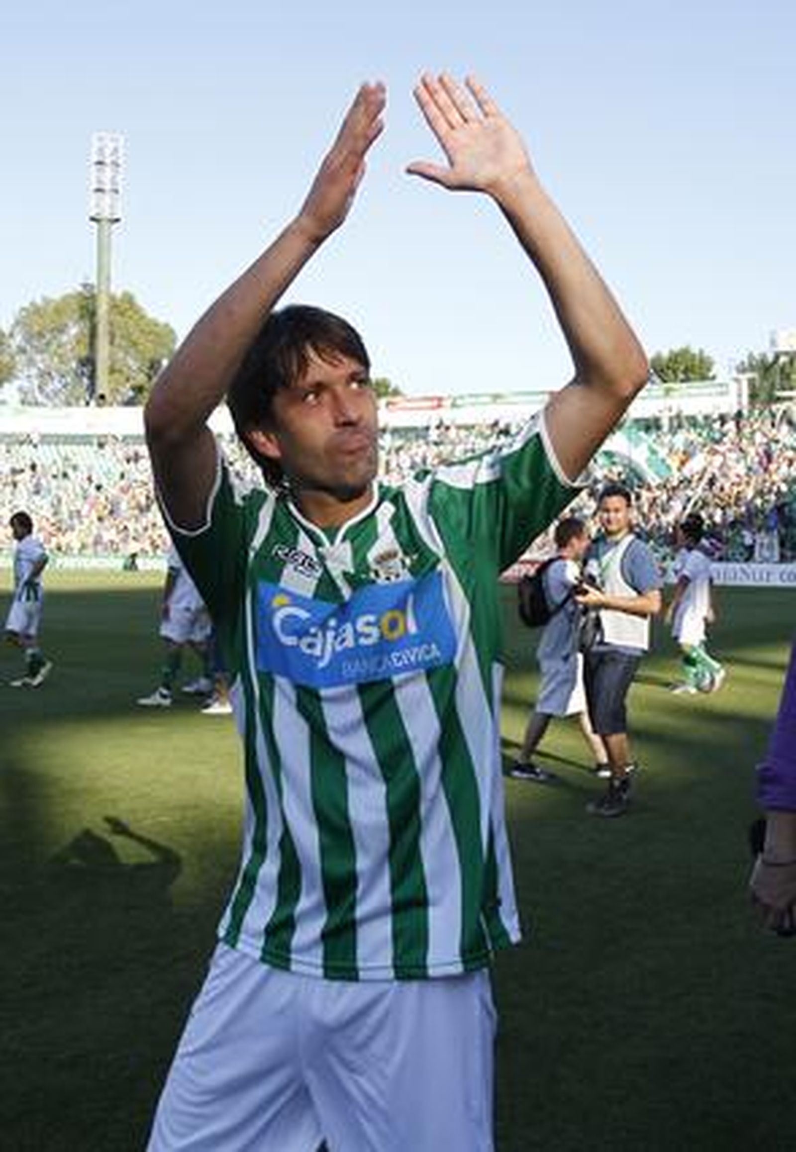 El Betis pone el broche de oro a la temporada con el título de la Liga Adelante. / Antonio Pizarro