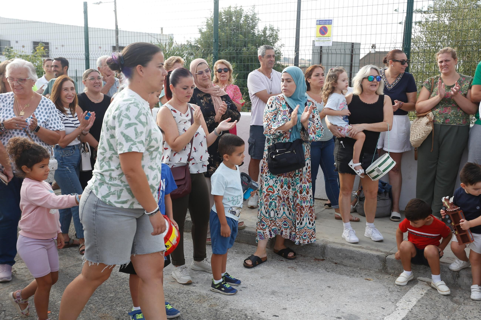 Manifestación de los alumnos y las familias del CEIP Aljibe de Jimena, en imágenes