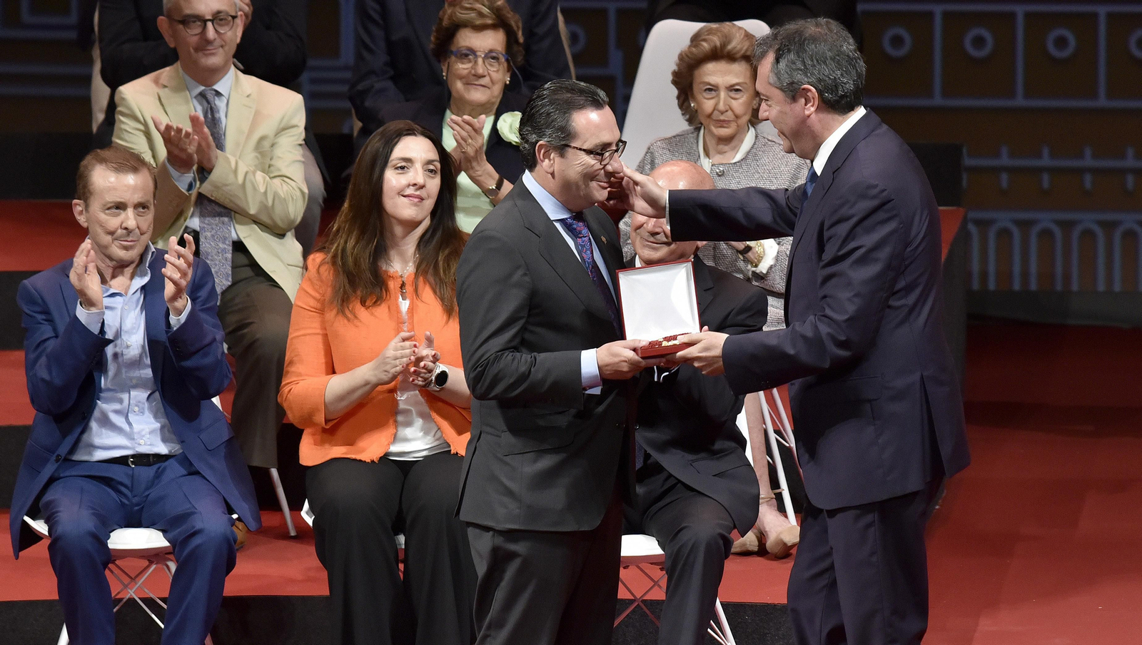 Las imágenes de la entrega de las Medallas de la Ciudad de Sevilla