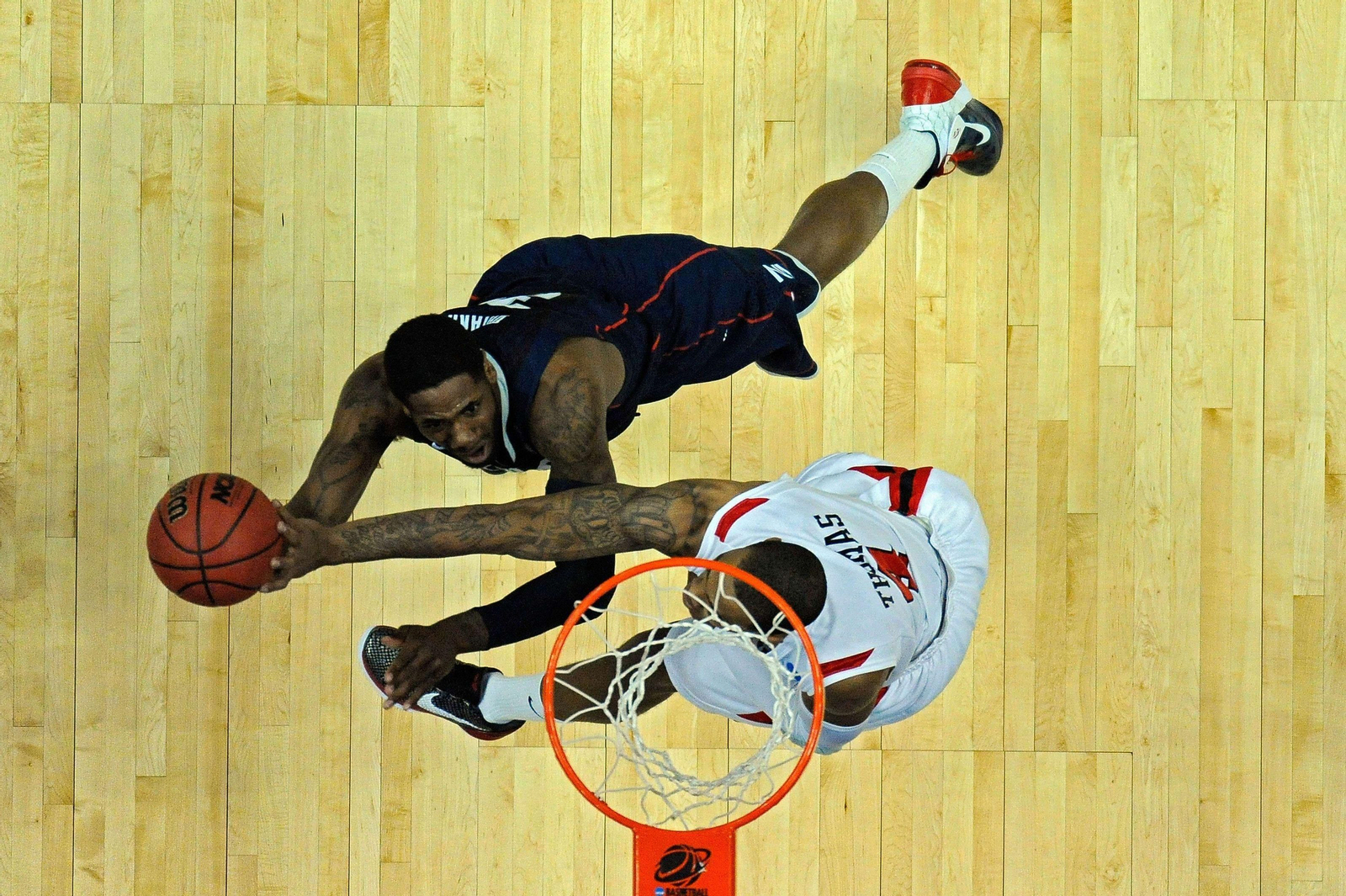 Las fotos de la carrera de Malcolm Thomas, un trotamundos del baloncesto