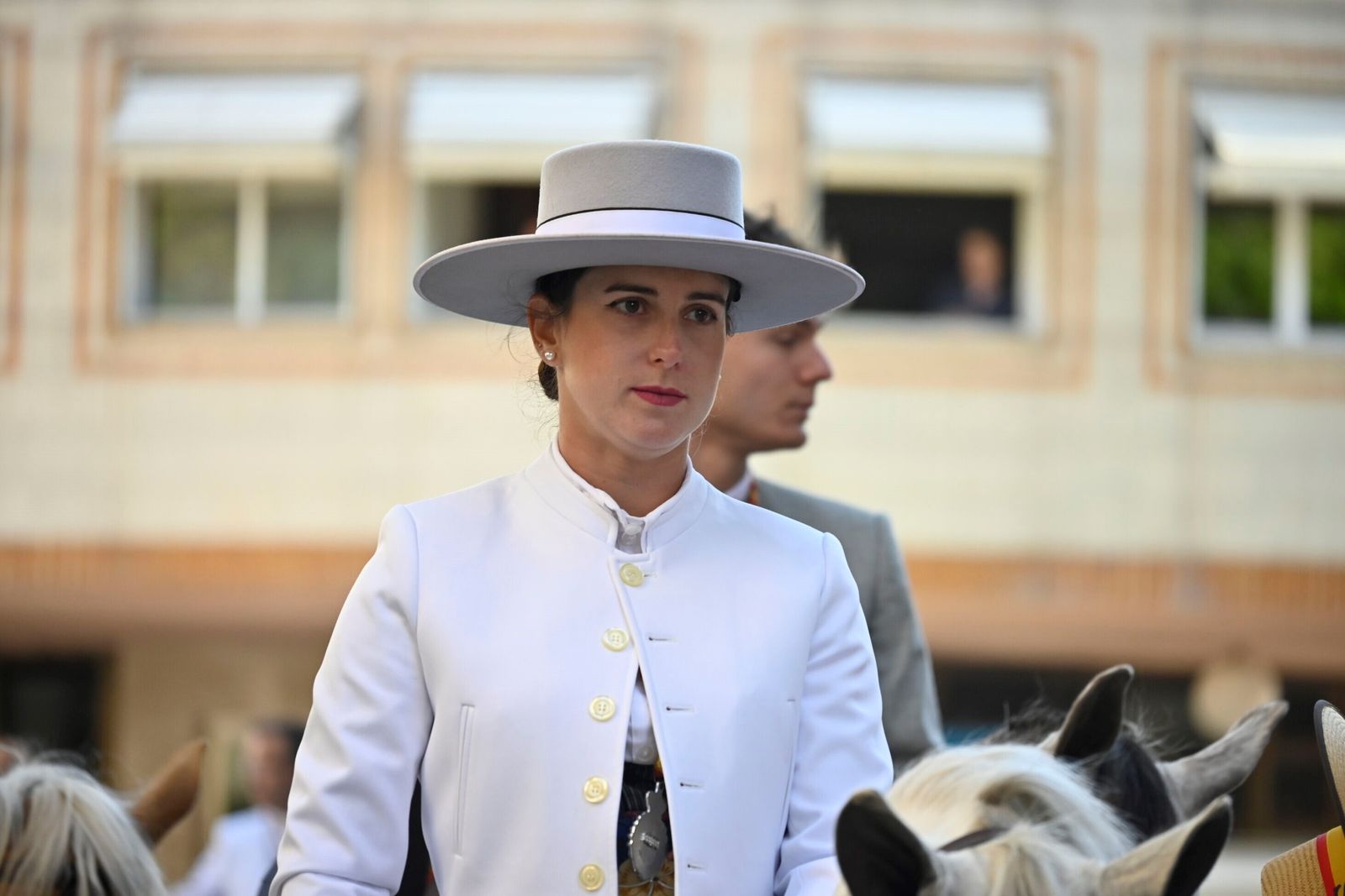 Imágenes de los peregrinos de la Hermandad de Emigrantes en su salida por las calles de Huelva