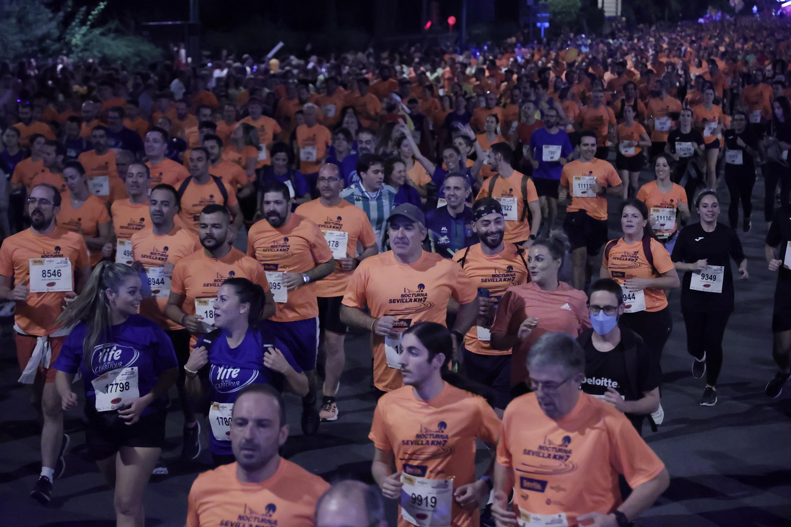 Búscate en la Carrera Nocturna de Sevilla (6)