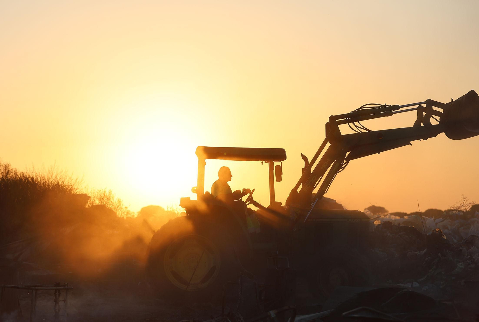 Las imágenes del incendio en un asentamiento en Lucena del Puerto