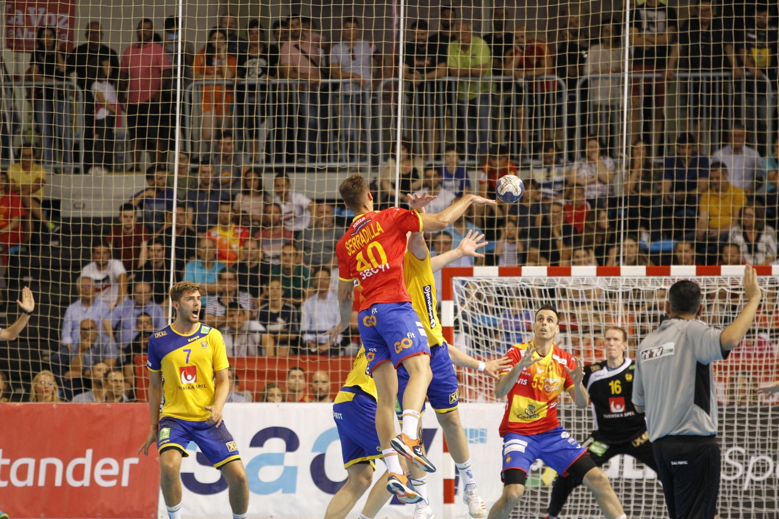Fotogalería España-Suecia. Balonmano. Palacio Juegos Mediterráneos. Almería