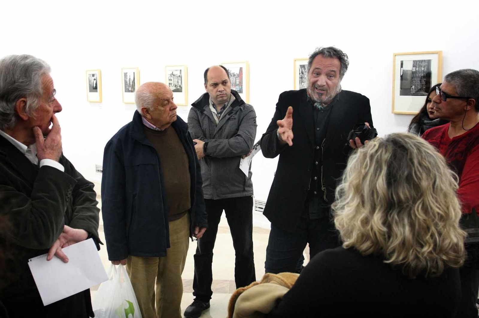 La inauguración de la exposición 'Valparaíso 1940-1950' de Antonio Quintana, 'Latitudes'