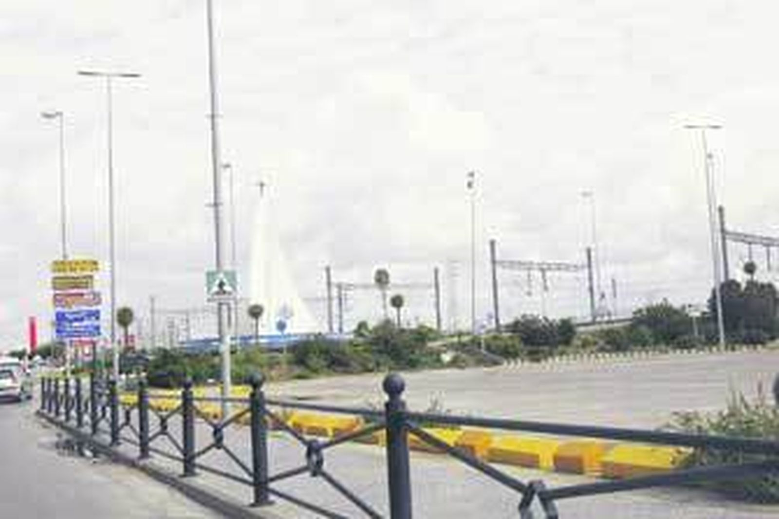 Una imagen del aparcamiento de Pozos Dulces, donde se construirá uno de los parkings subterráneos. /Andrés Mora