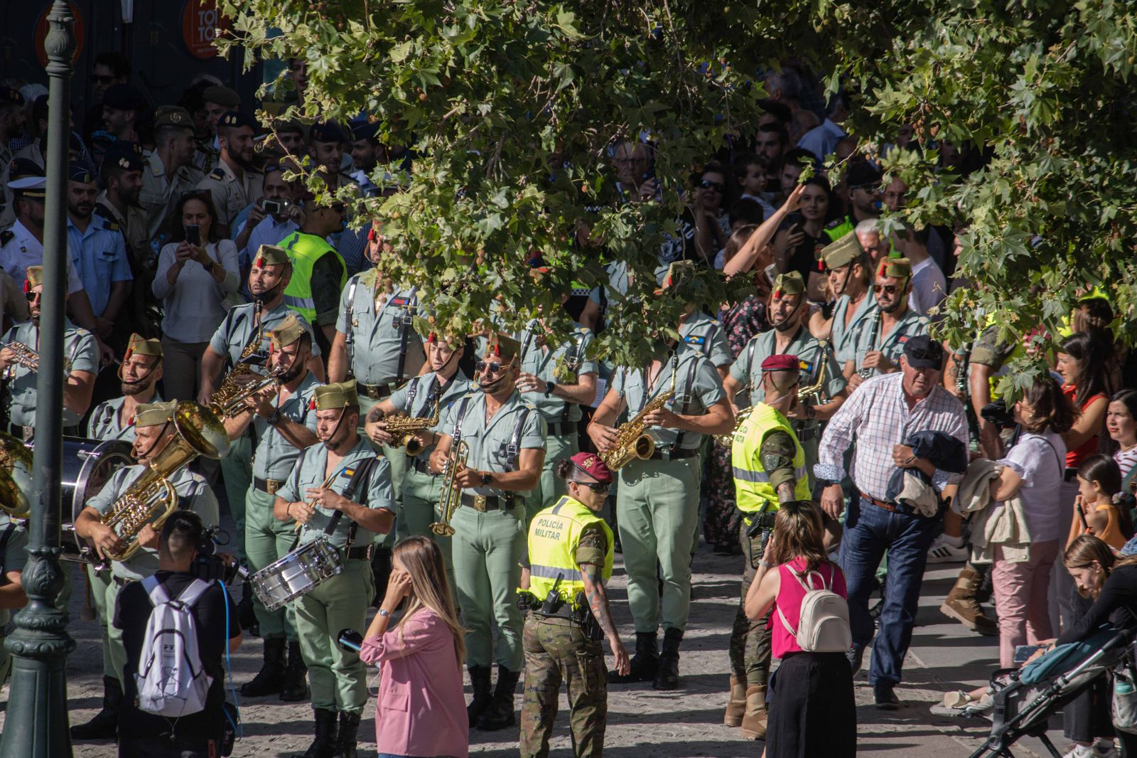 Las bandas de música se lucen antes del Día de las Fuerzas Armadas en Granada