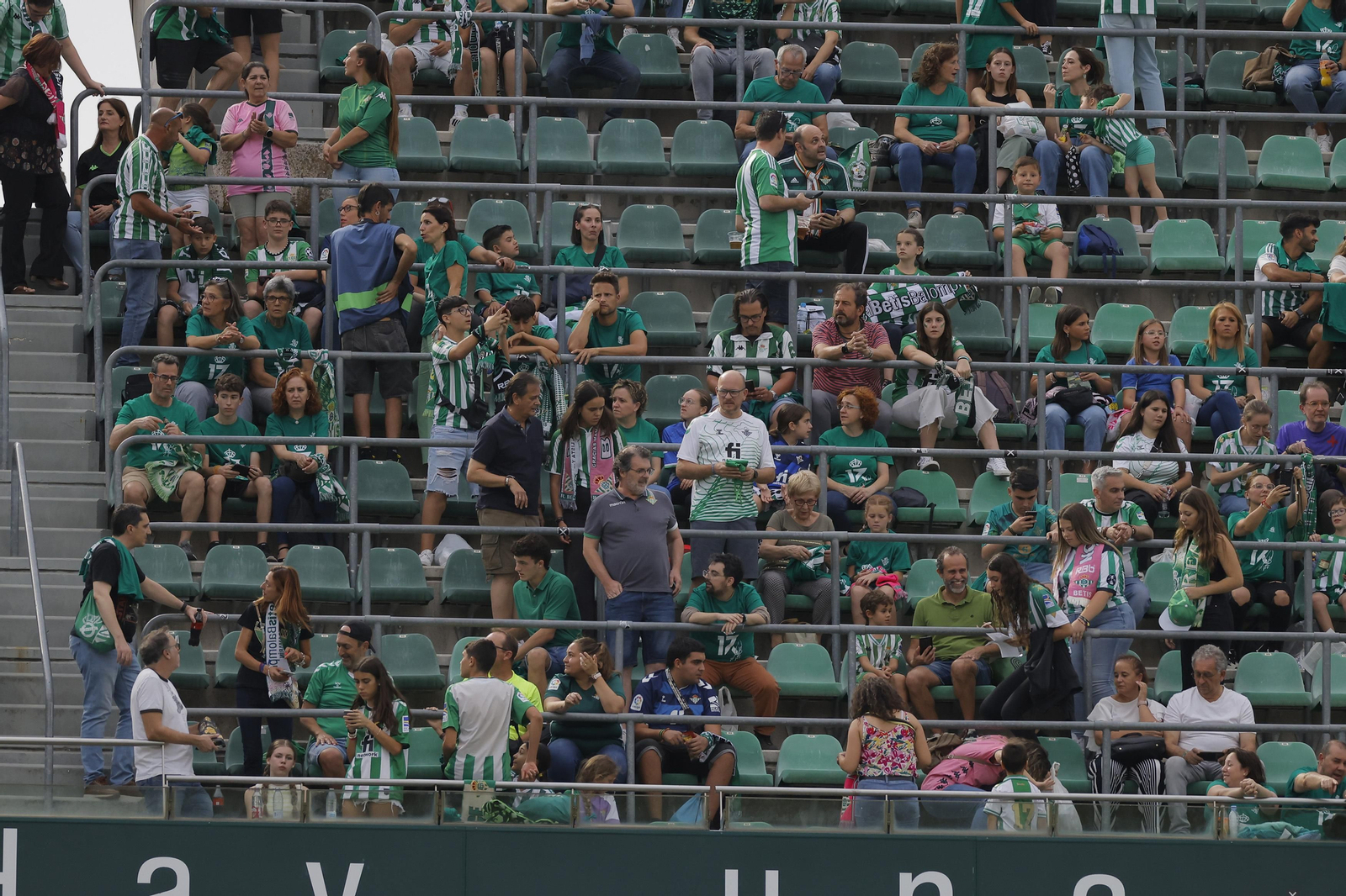 Búscate en las fotos de la despedida de Joaquín