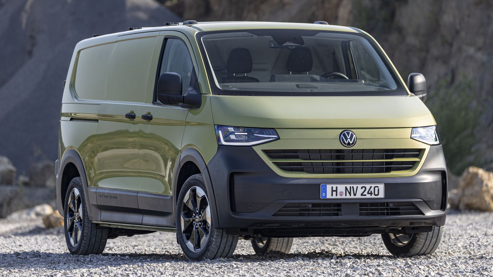 Las ventas de Volkswagen Vehículos Comerciales se dividieron en 12.898 unidades entre derivados, furgonetas y pick-up y 9.160 en la categoría de Furgones y camiones/chasis ligeros