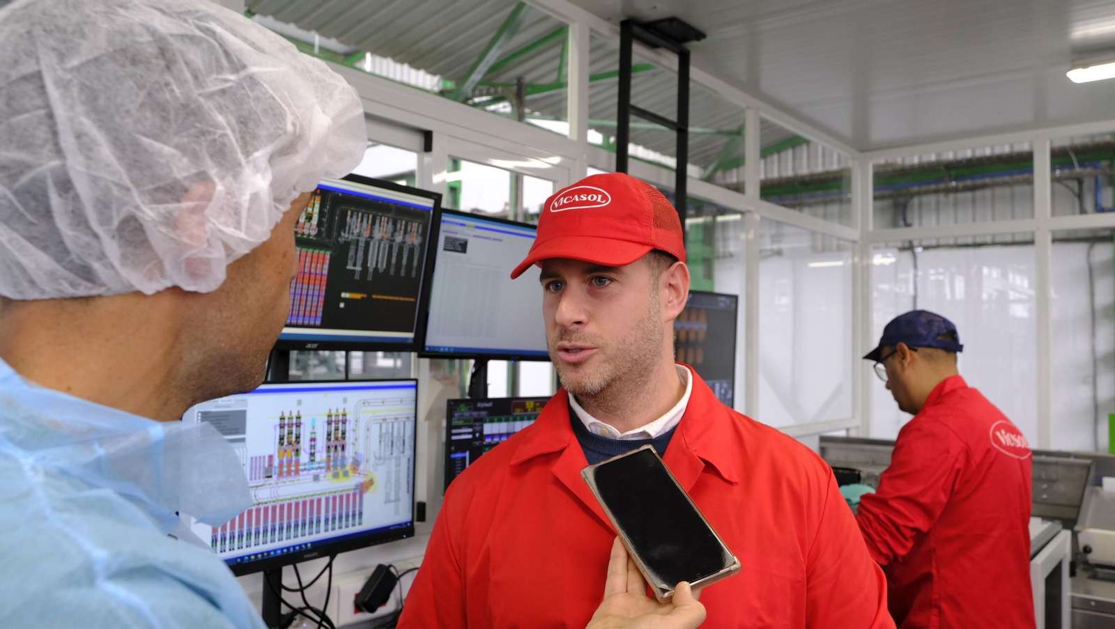 Tomates del campo almeriense para los lineales de los supermercados, en imágenes
