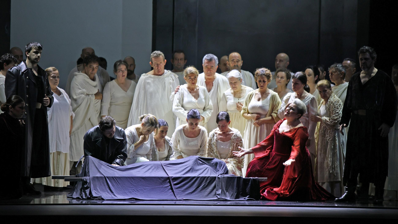 Imágenes de la ópera Macbeth en el Teatro Villamarta de Jerez