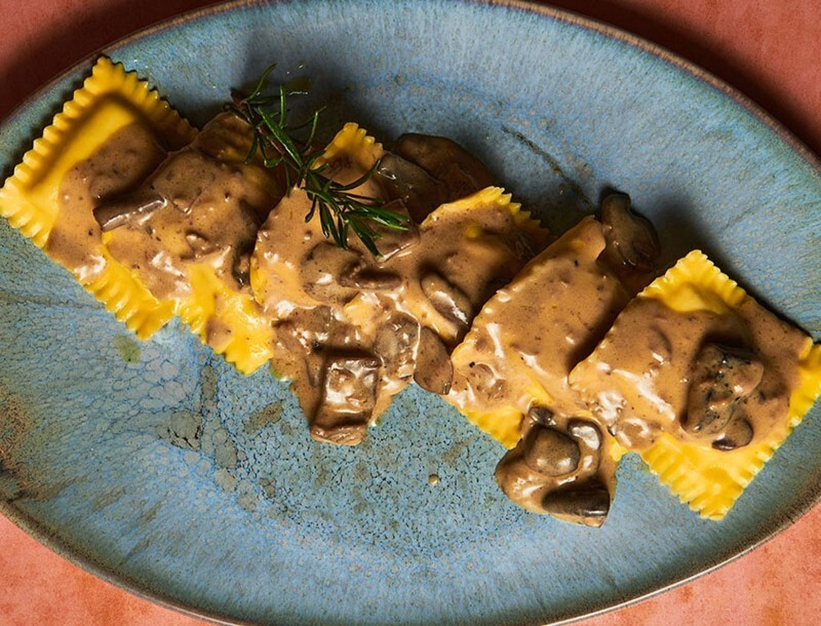 La Mafia Se Sienta a la Mesa