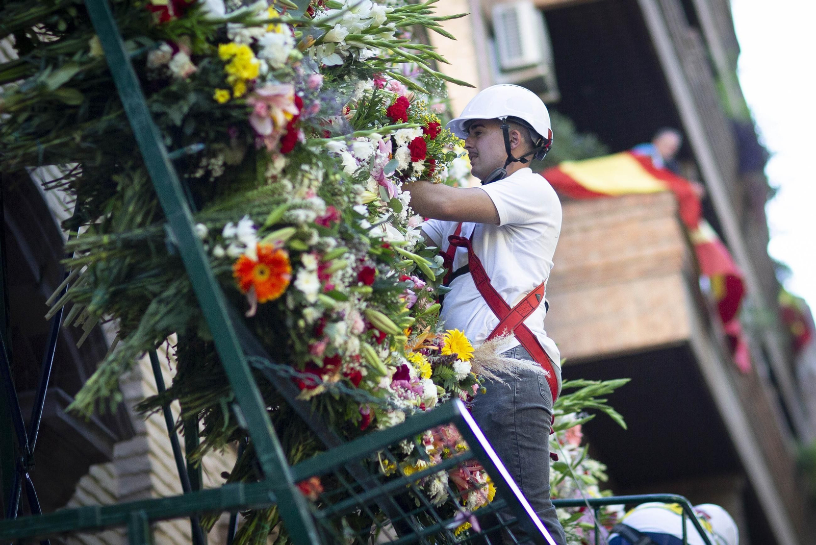 Así ha sido la la tradicional ofrenda a la patrona de Granada