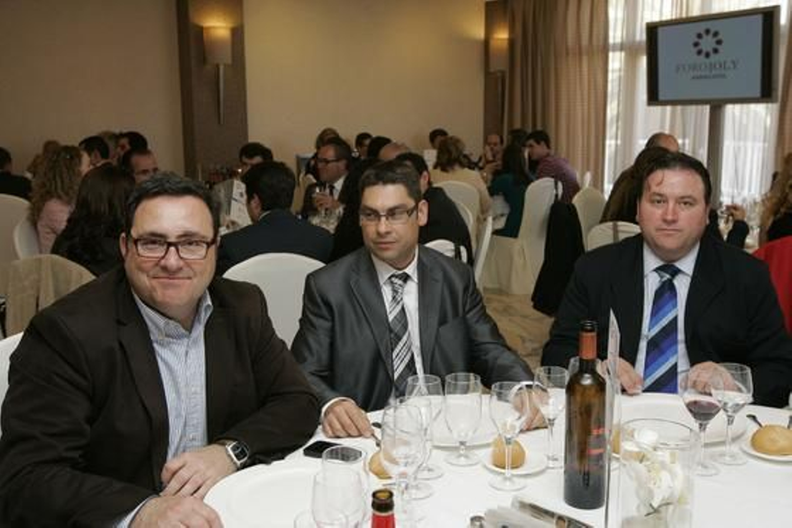 José Antonio Fuentes, director de Interalmería TV, José Luis Martínez, director de Bankia, y Francisco Vargas, presidente de Asaja.

Foto: J. Alonso/ R. Gonzalez