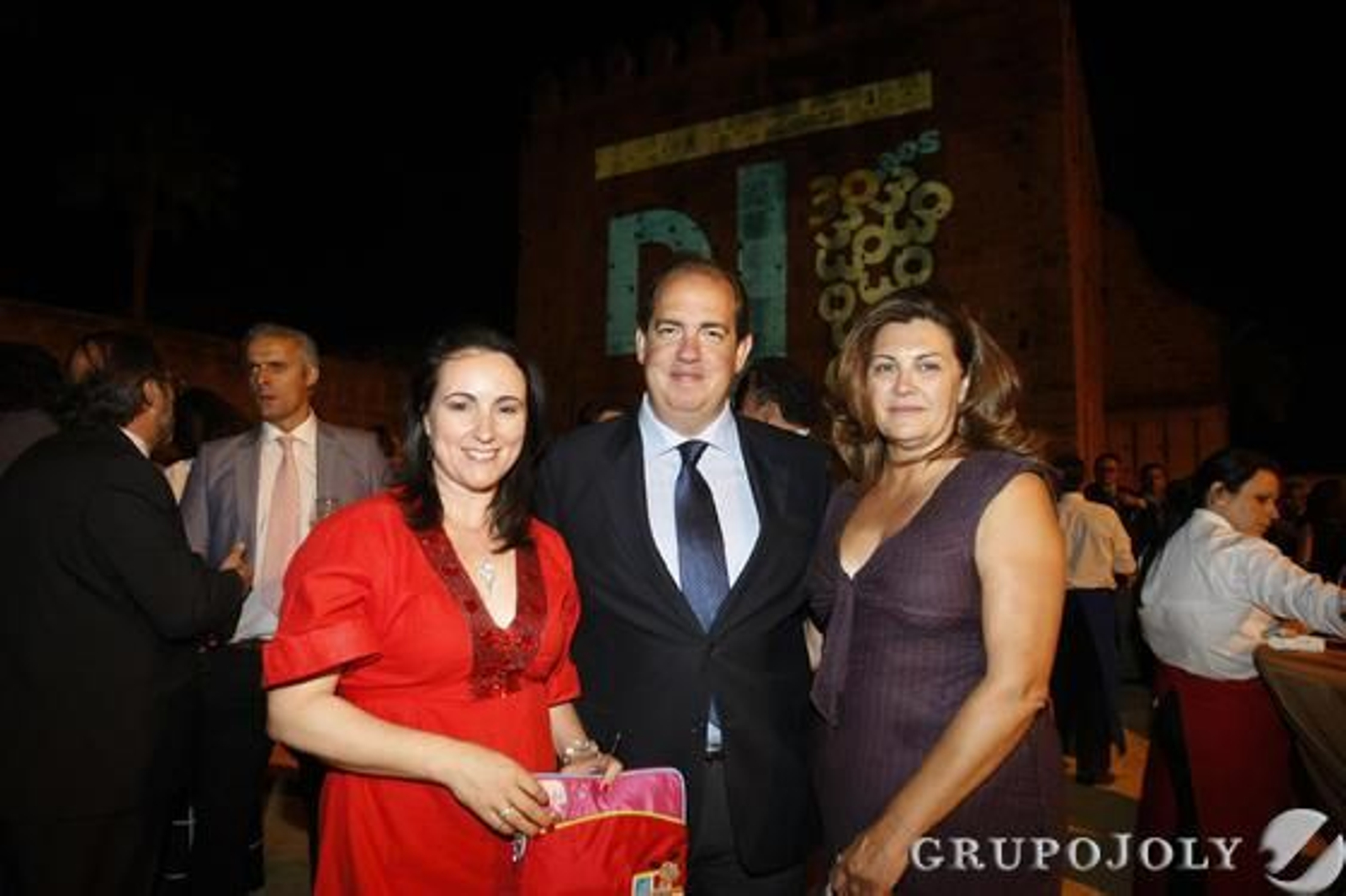 Nela García, Eugenio Camacho y Dolores Barroso.

Foto: Manuel Pascual · Miguel Angel Gonzalez · Manuel Aranda
