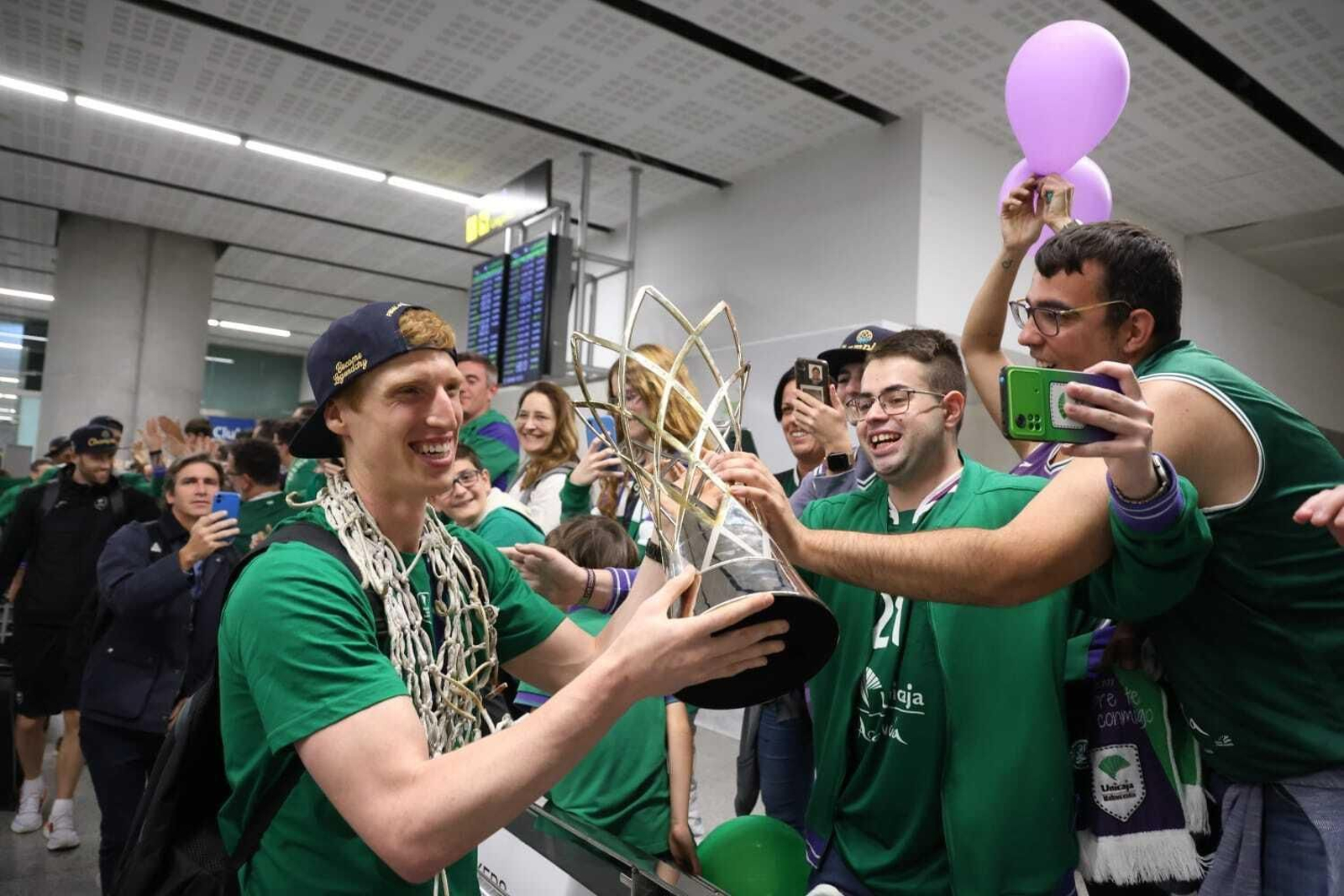 La llegada de los héroes de Belgrado, en imágenes