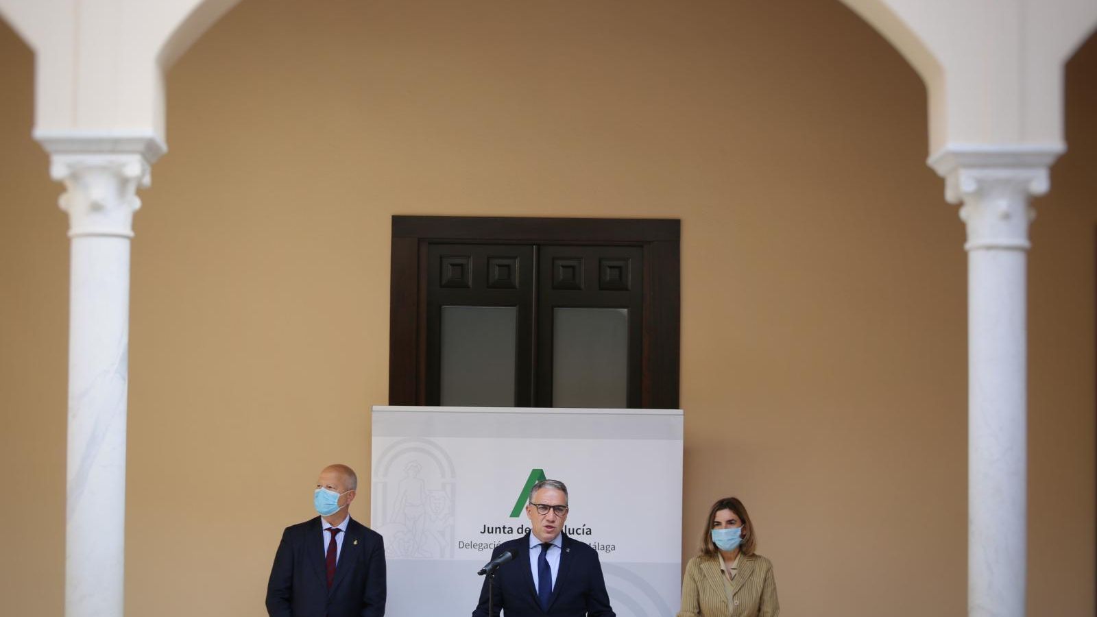 Javier Imbroda, Elías Bendodo y Rocío Blanco este viernes en Málaga.