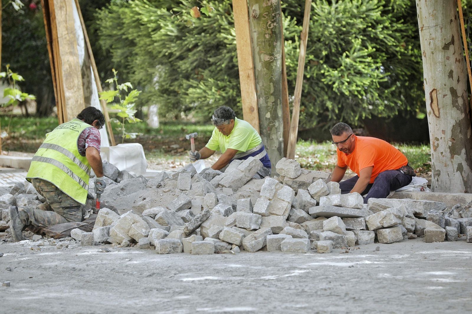 Imágenes de las obras e la plaza de España en Cádiz