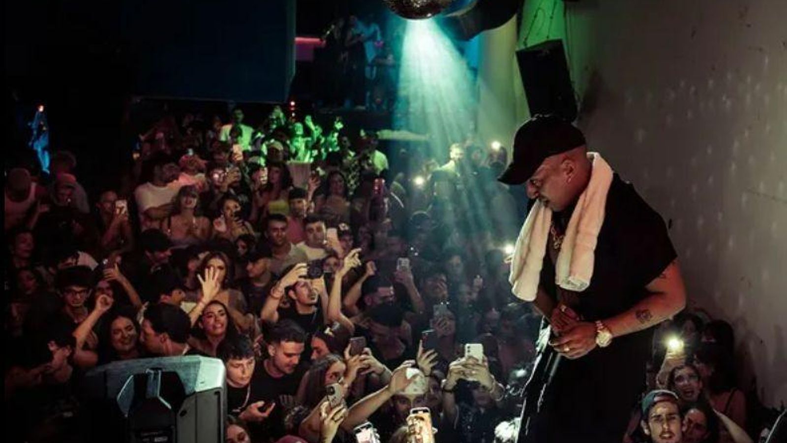 El colectivo piso 13 en un concierto en Sala La Comedia