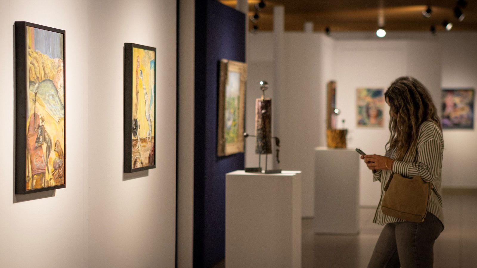 Una de las salas de la exposición. Una de las salas de la exposición.