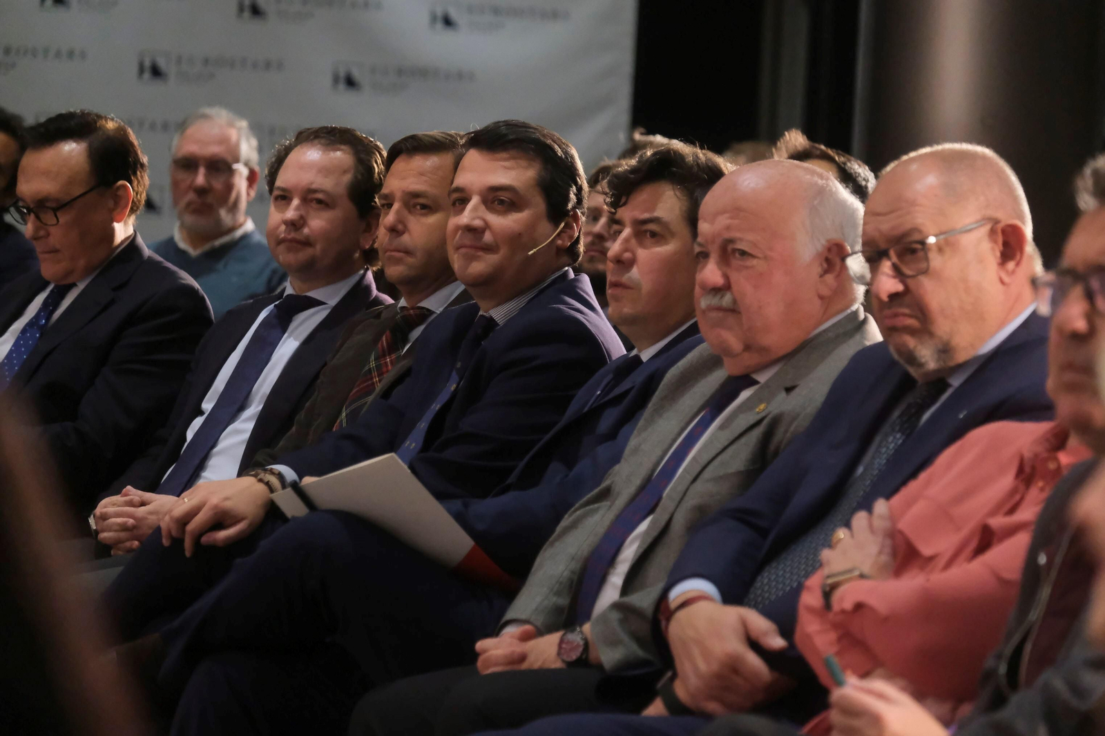 El foro Economía y Sociedad de Asfaco con el alcalde de Córdoba, en imágenes