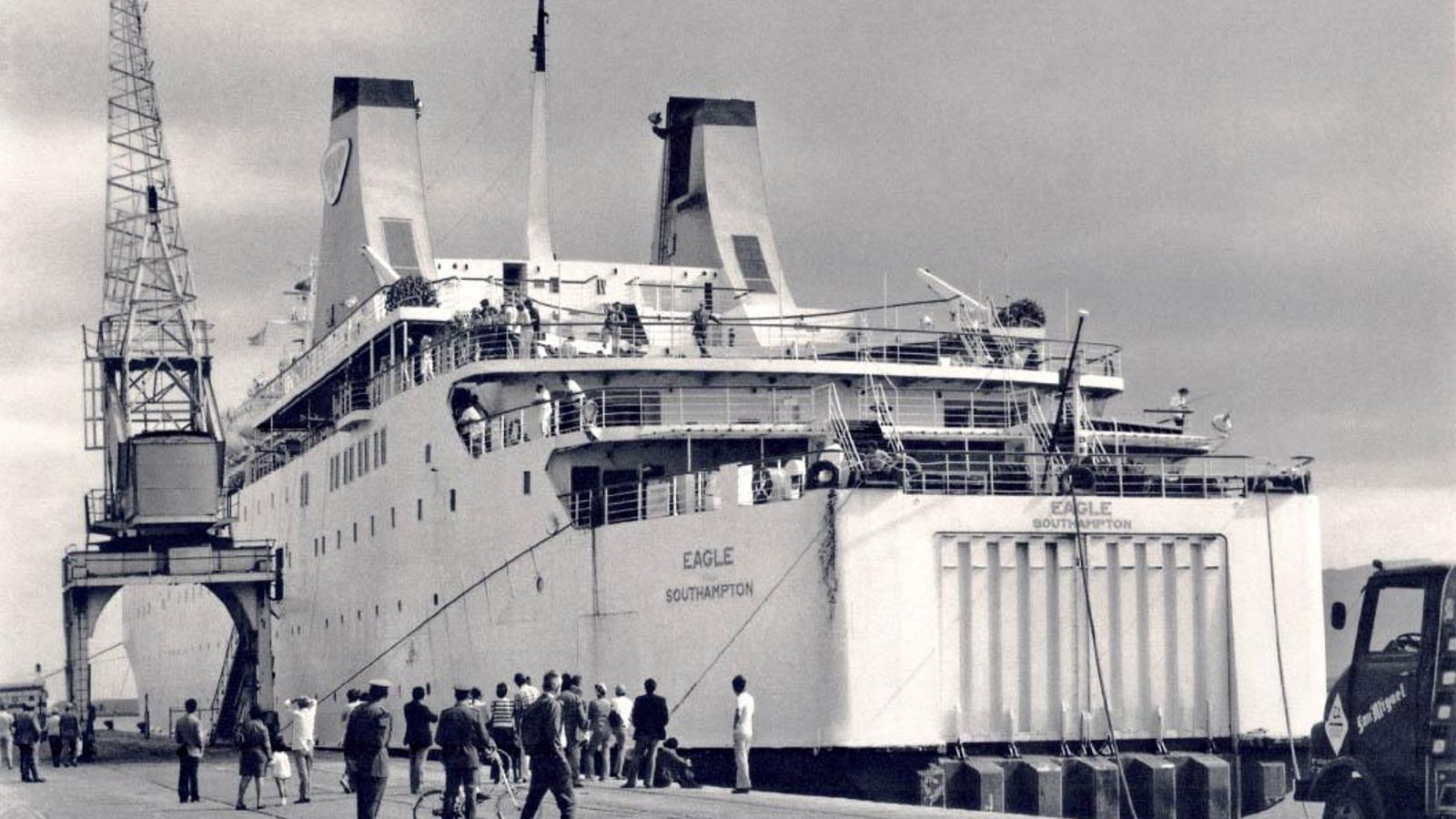 El 'Eagle', procedente del puerto inglés de Southantomp, atracado en el muelle de la Galera en el año 1973.