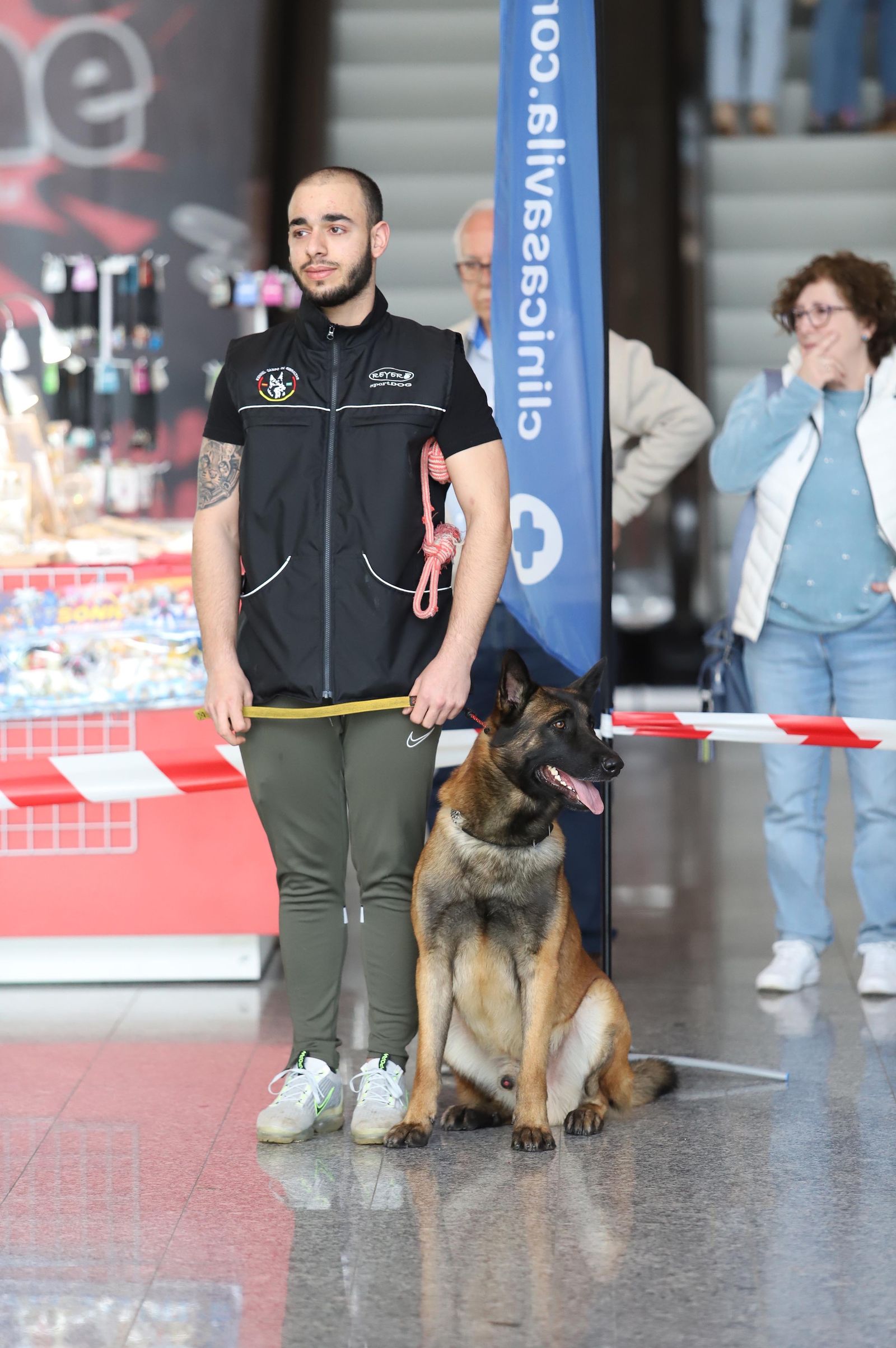 Fotos de la jornada 'Mi mascota, mi familia' en el Centro Comercial Bahía Plaza.