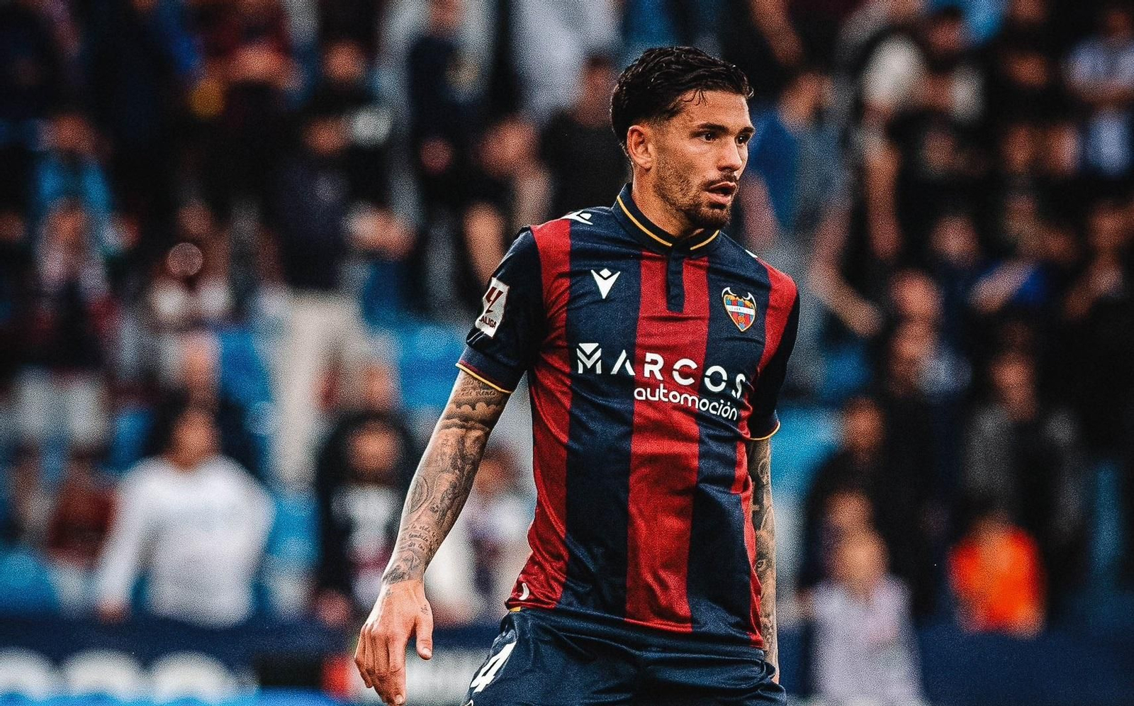 Dela, durante un partido con el Levante.