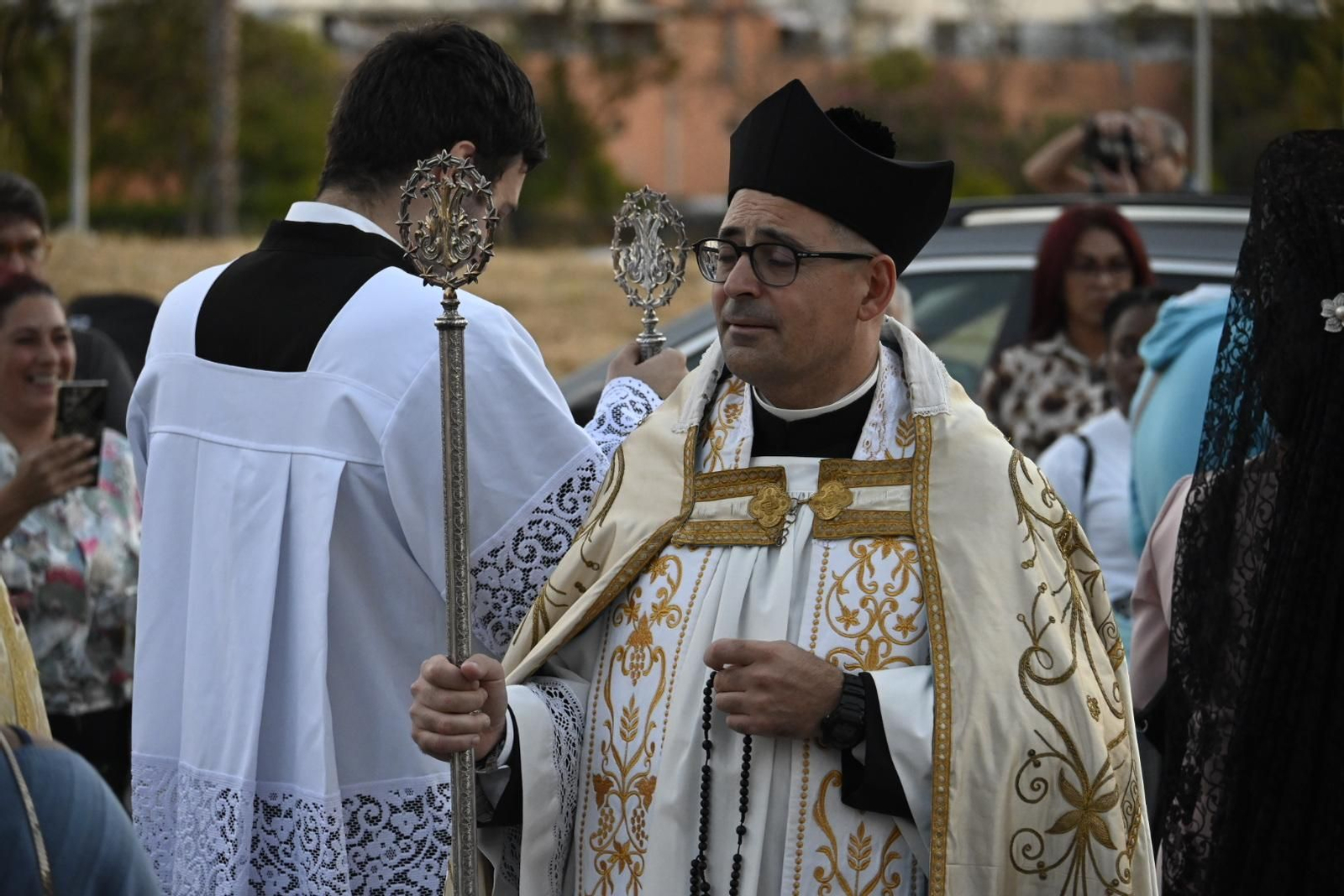 Primera procesión de la Virgen del Rosario por las calles de Huelva, en imágenes