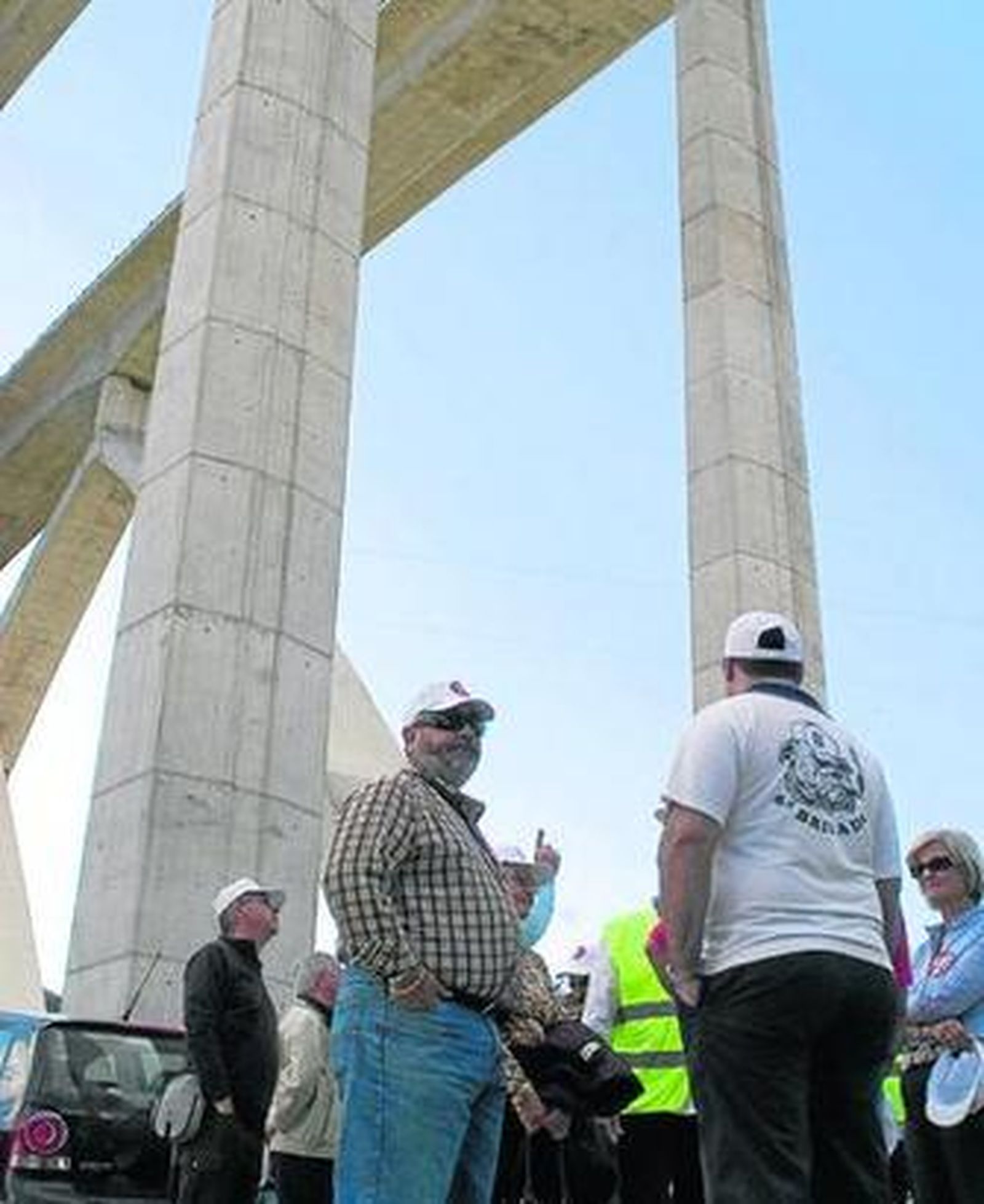 En la zona del accidente se realizó ayer un homenaje a las víctimas.