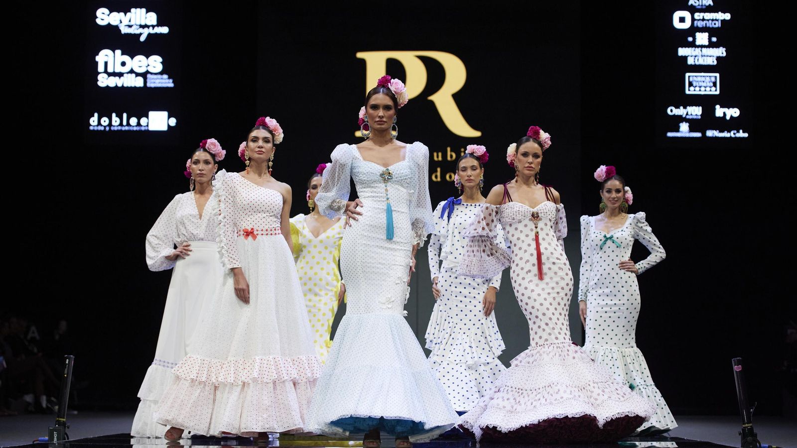 Desfile de Pilar Rubio en SIMOF 2025.