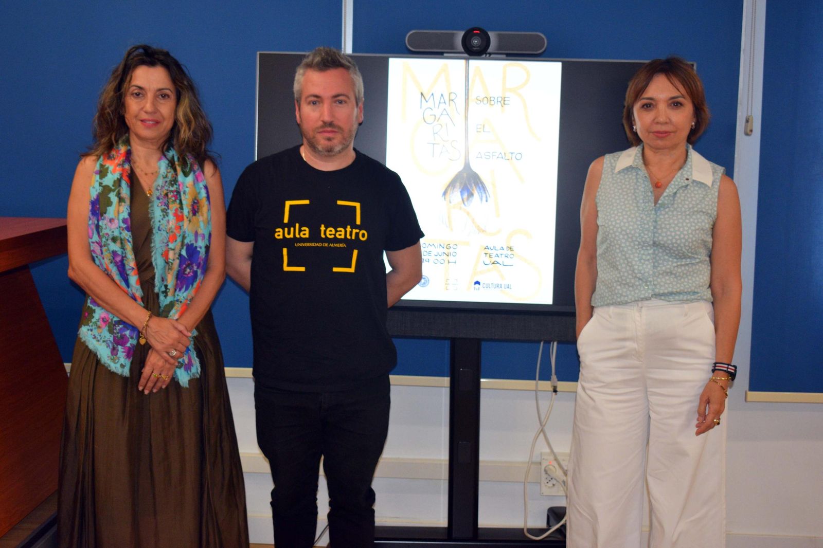 Presentación de 'Margaritas sobre el asfalto', la nueva obra del Aula de Teatro.