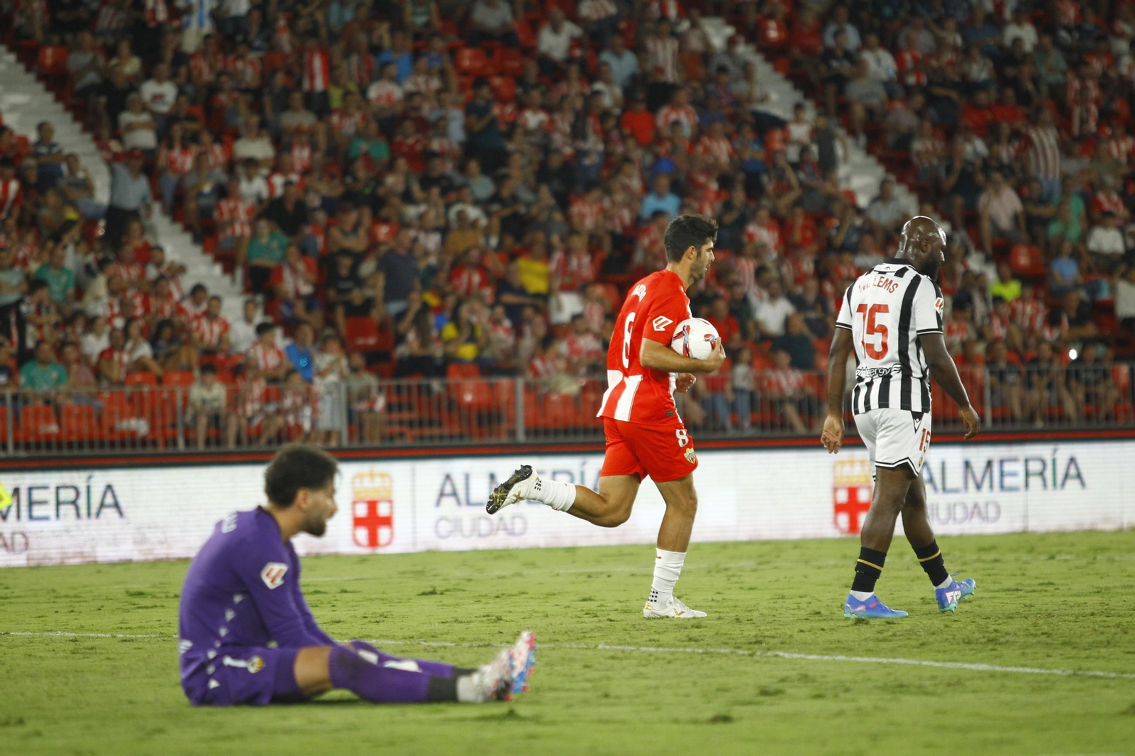 El partido U.D. Almería-C.D. Castellón en imágenes
