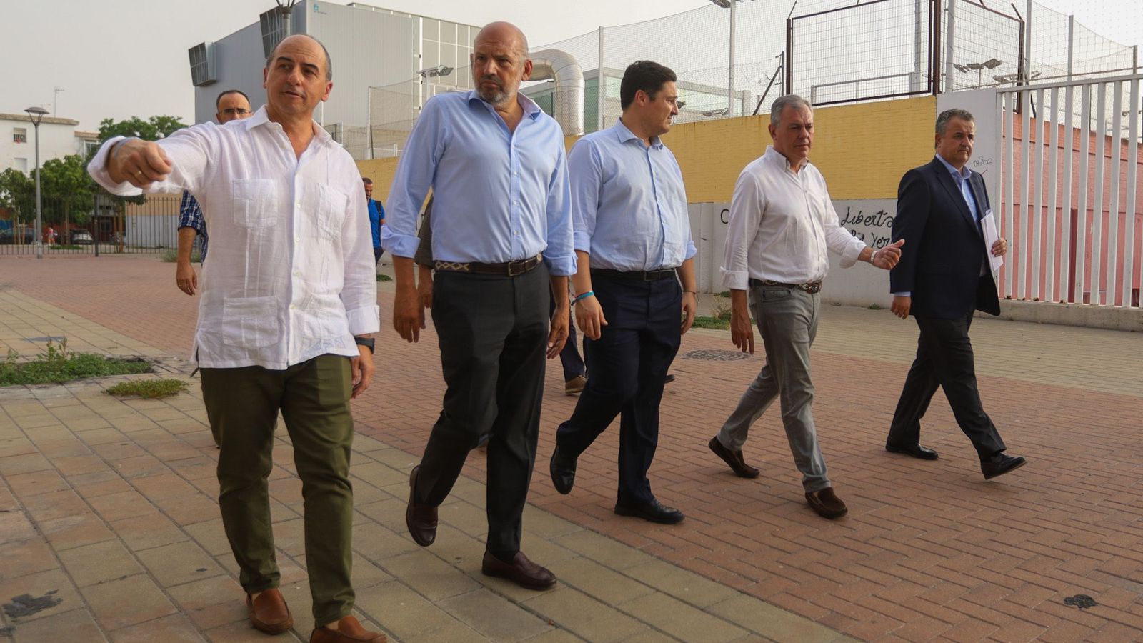 El hermano mayor, Fracisco Javier Prieto, y miembros de la corporación