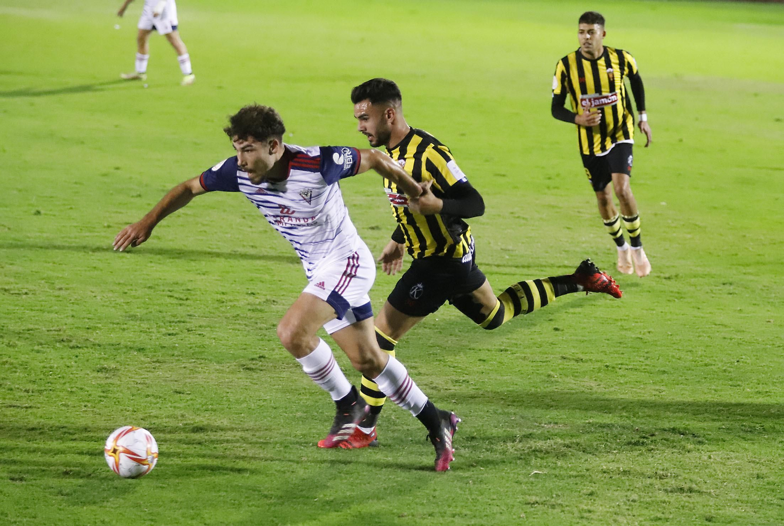 Imágenes del encuentro de Copa del Rey entre el San Roque de Lepe y el Mirandés
