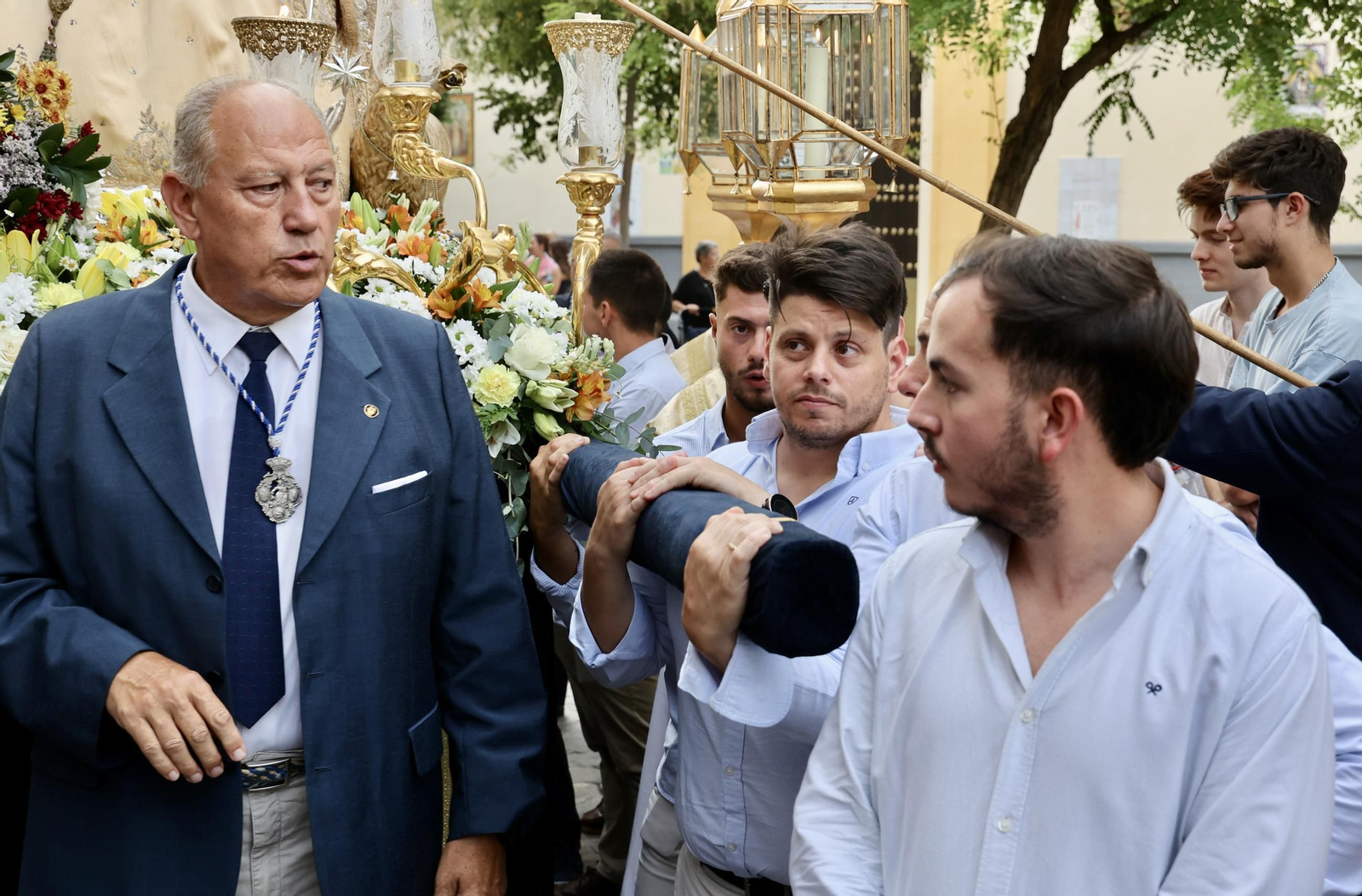 El traslado de la Pastora de Santa Marina a la parroquia de San Pedro, en imágenes