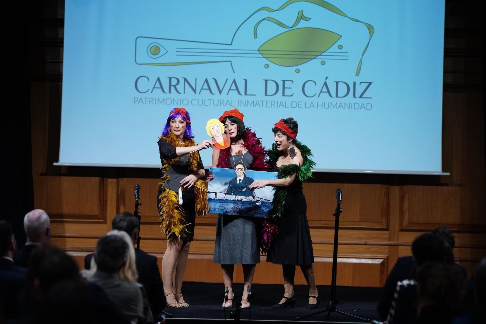 Las imágenes de la presentación de la candidatura del Carnaval de Cádiz a Patrimonio Cultural Inmaterial de la Humanidad.