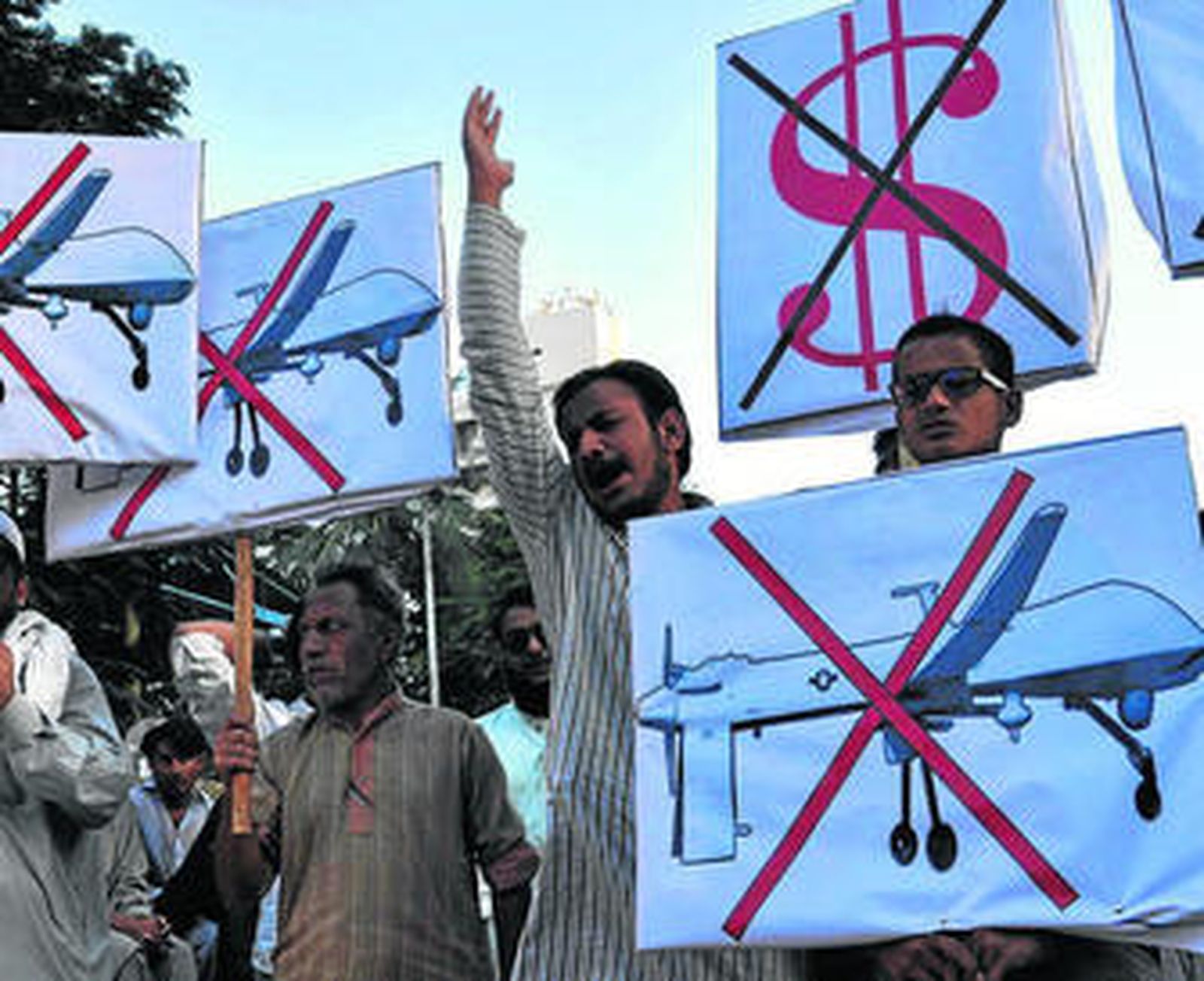 El Parlamento griego cierra el grifo de la financiación a Amanecer Dorado