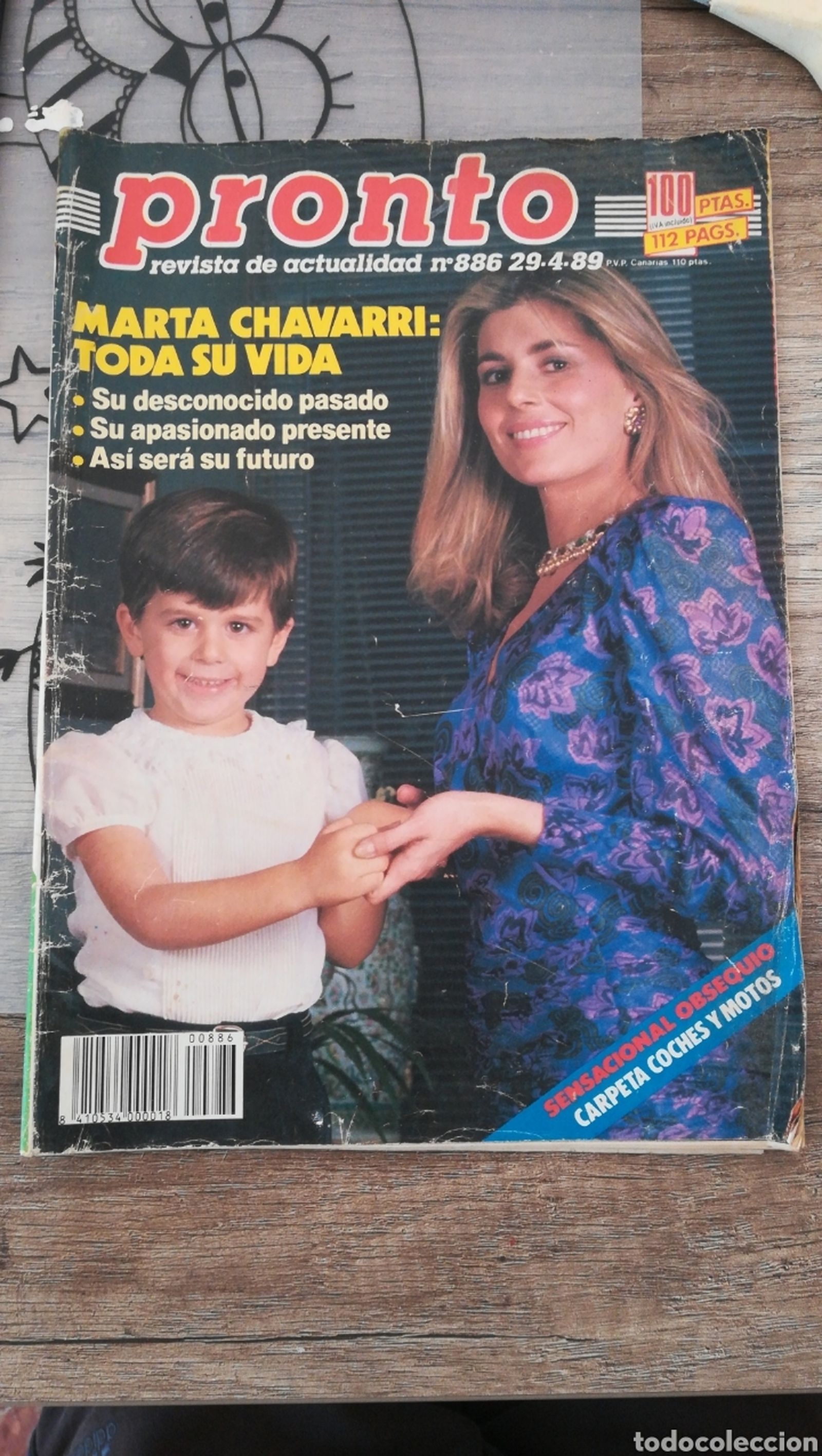 Portada de una revista con Marta Chávarri y su hijo Álvaro.