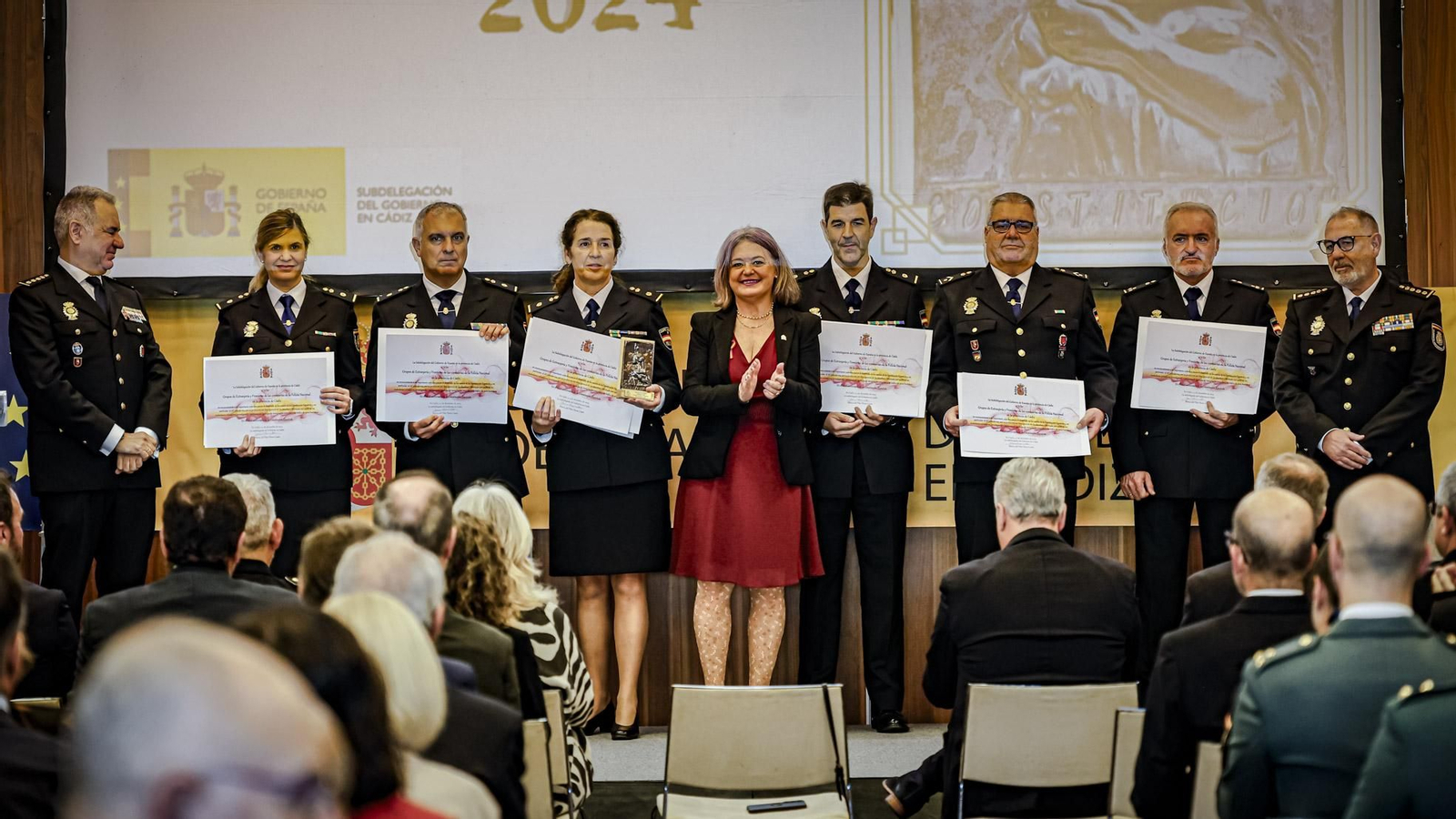 Las imágenes de la entrega de distinciones en Cádiz por el 24º aniversario de la Constitución Española