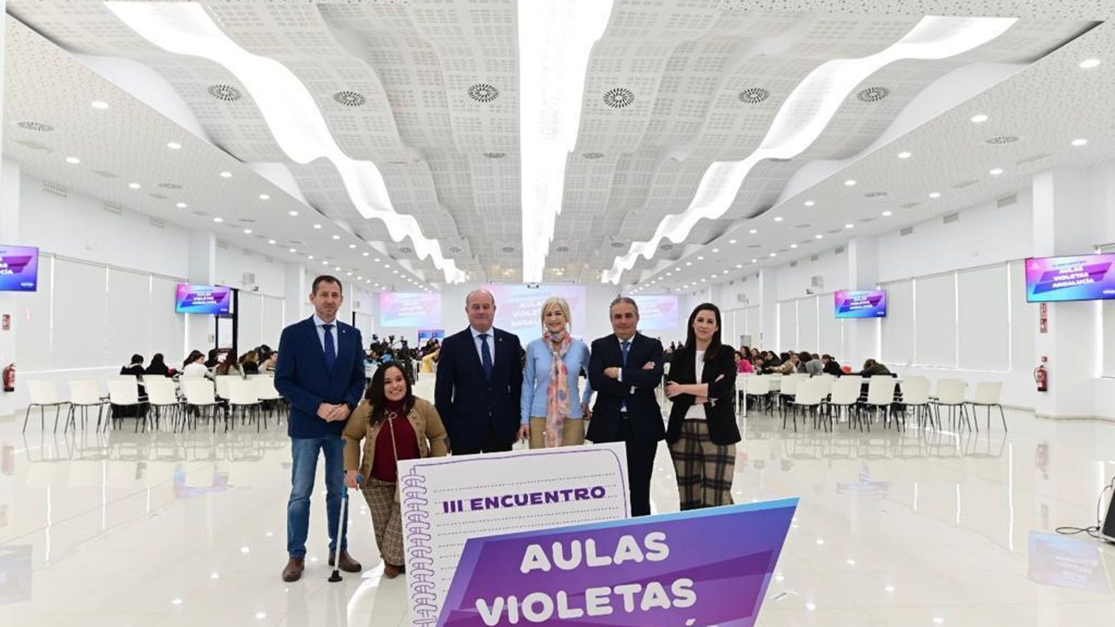 La consejera asiste en Antequera al III Encuentro regional de ‘Aulas Violetas’