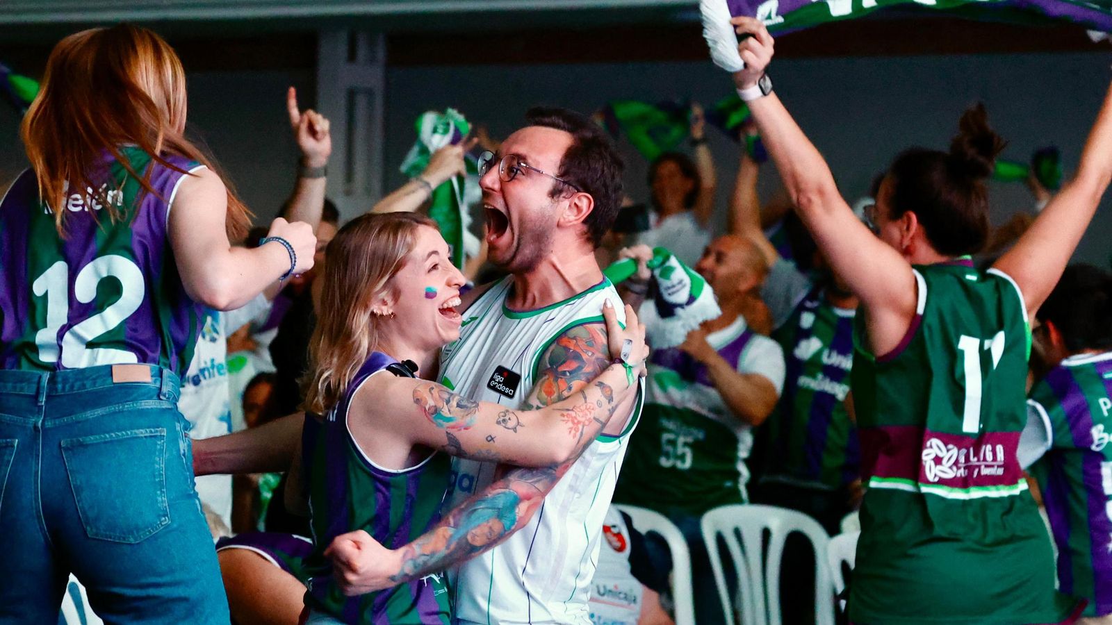 La locura en Los Guindos: ¡Búscate durante la final de BCL del Unicaja!