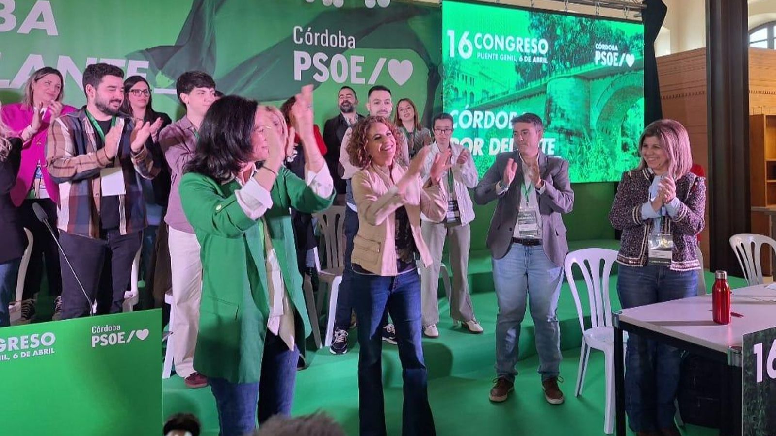 María Jesús Montero, acompañada por Rafi Crespín, en el Congreso Provincial del PSOE de Córdoba.a