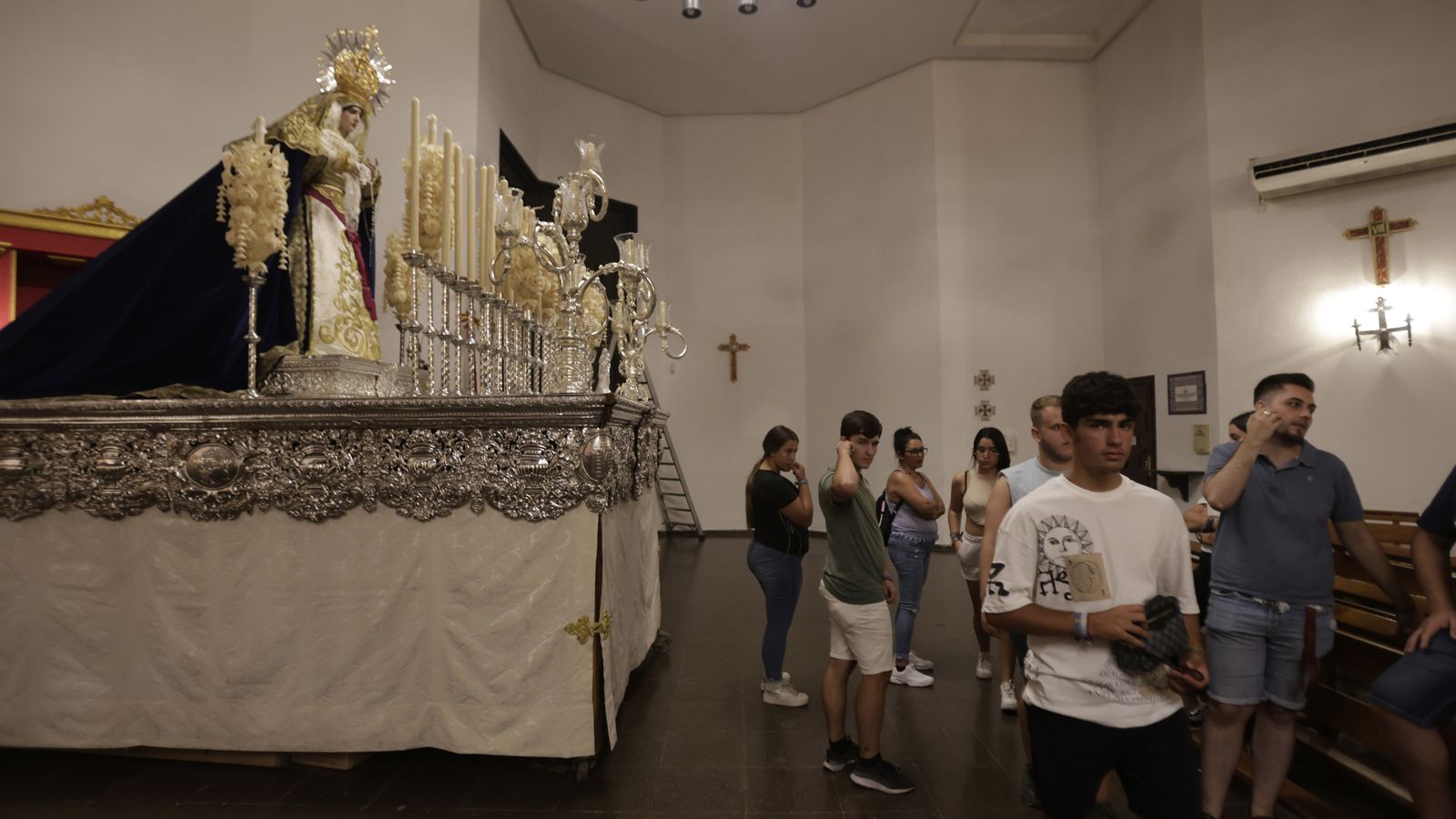 Preparativos en las iglesias de Algeciras para la Magna Mariana, en imágenes
