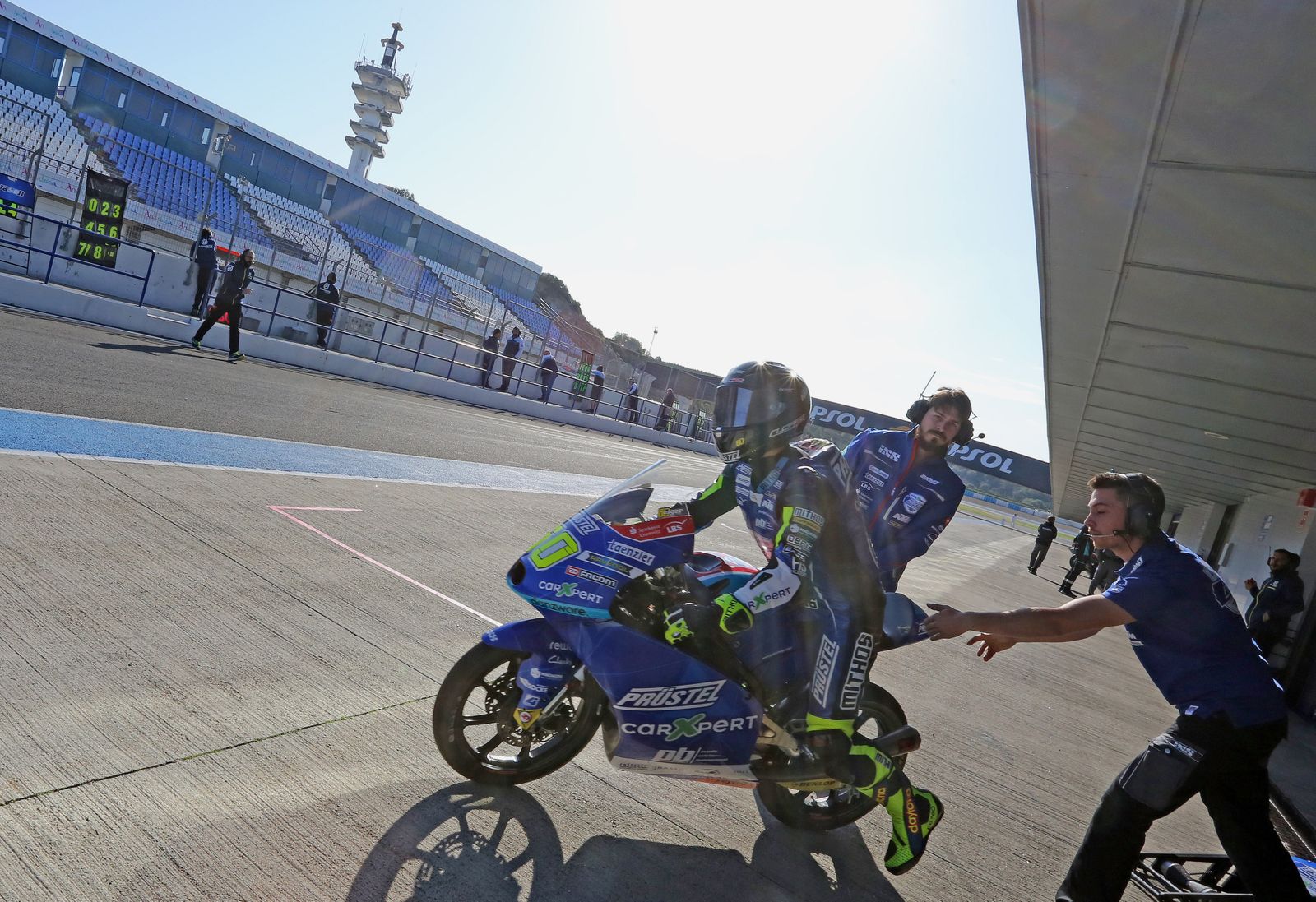 Segundo día de entrenamientos de Moto2 y Moto3 en el Circuito de Jerez