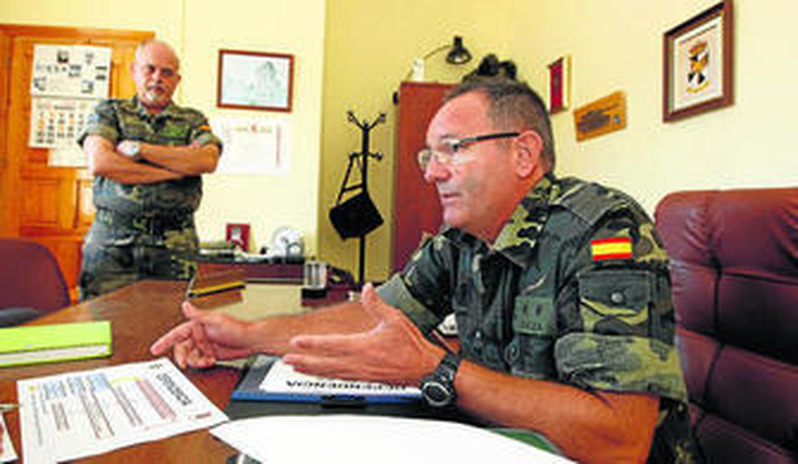 El teniente coronel Eduardo Sánchez Baeza, jefe del Campo de Maniobras y Tiro de la Base Álvarez de Sotomayor.