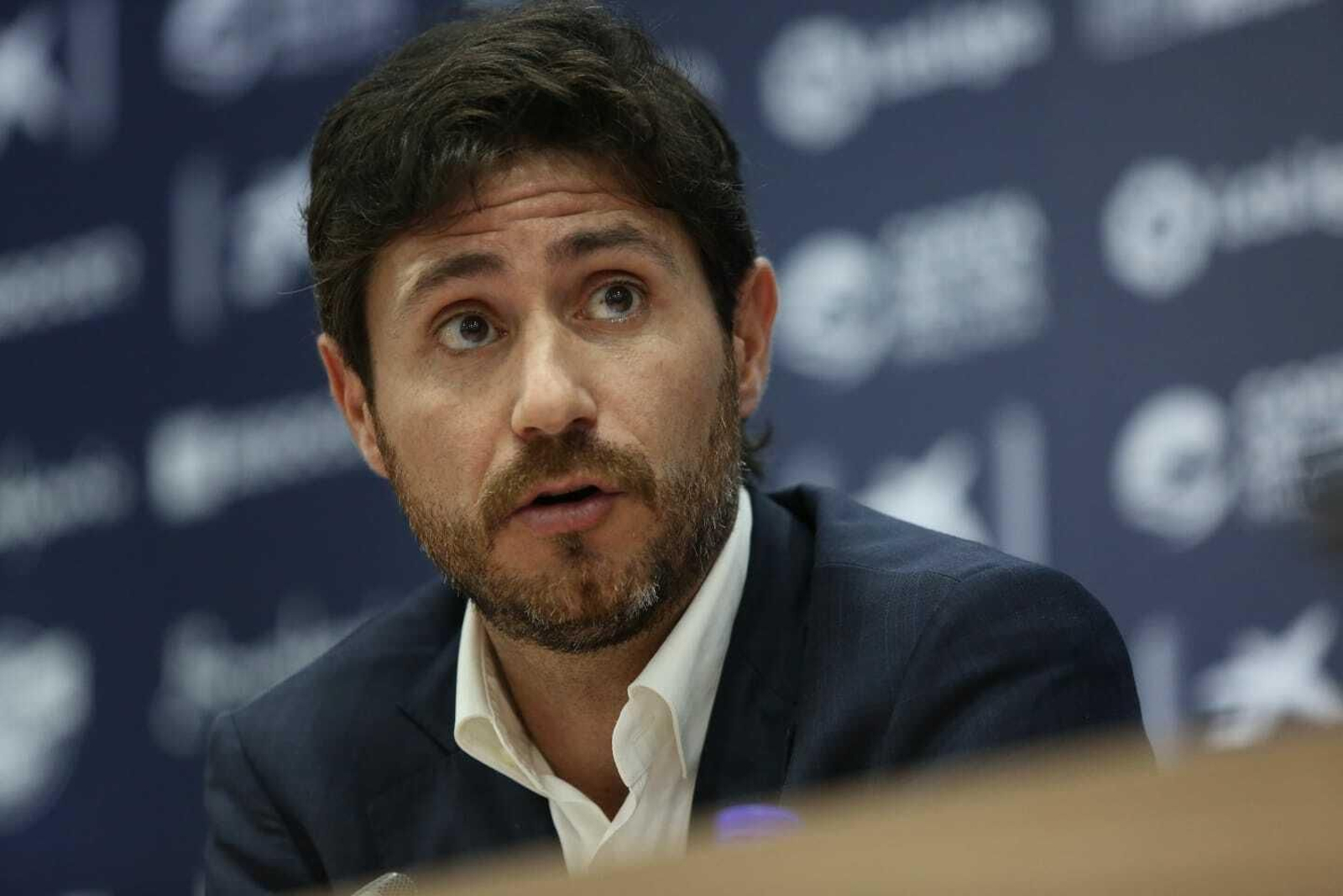 Las fotos de la presentación de Víctor con el Málaga