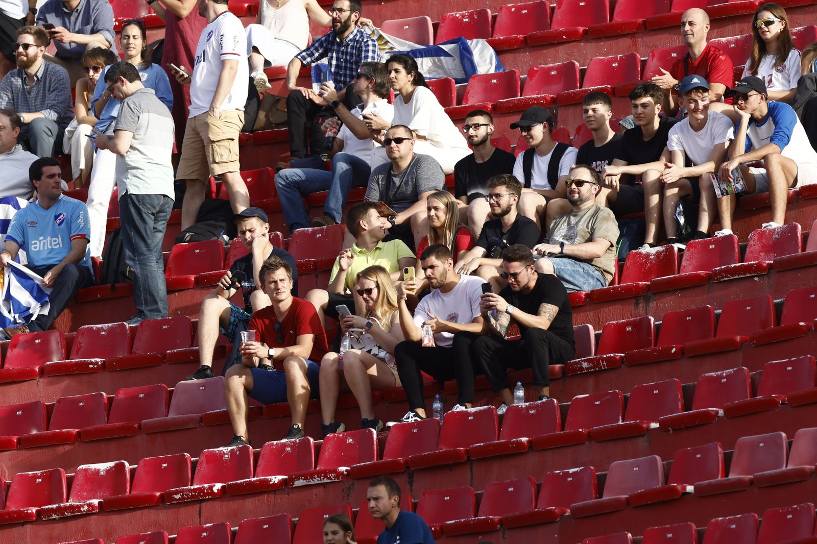 Búscate en las fotos del Sevilla-Valencia