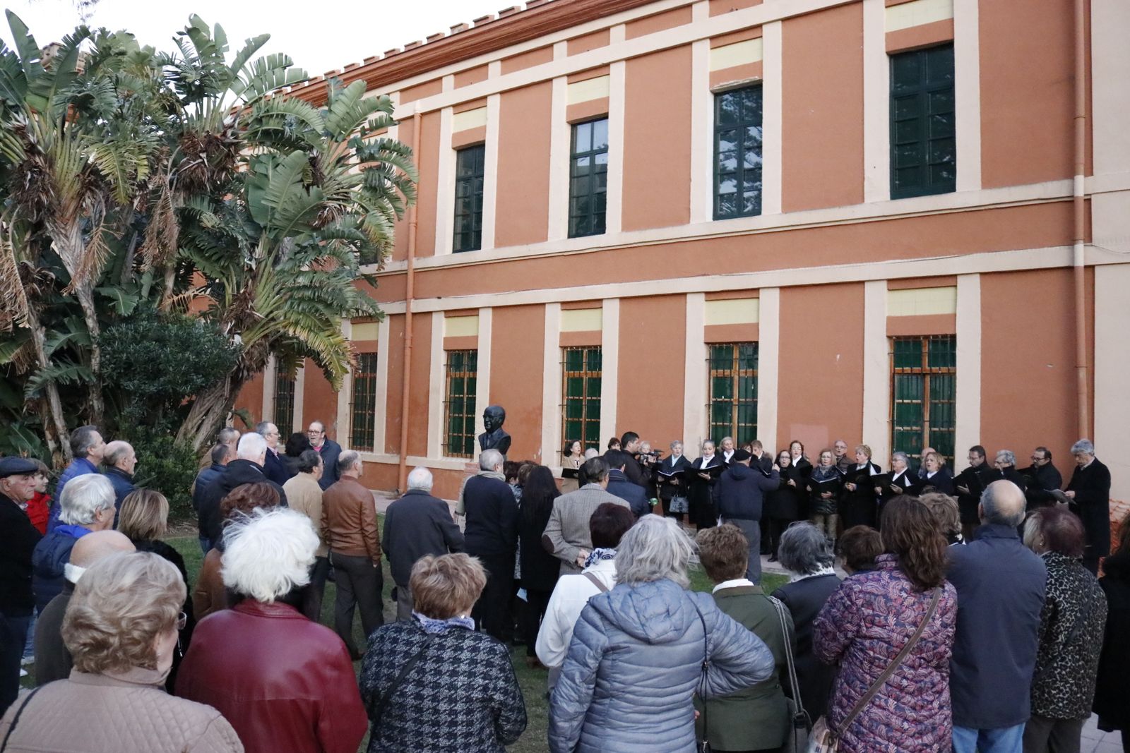 Descubrimiento del busto del Maestro Jaén